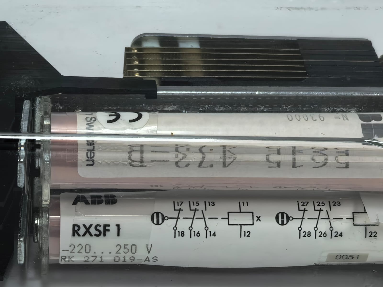 ABB RXSF 1 RK 271 019-AS ABB RXSF 1 RK 271 019-AS AUXILIARY RELAY 220-250V 2