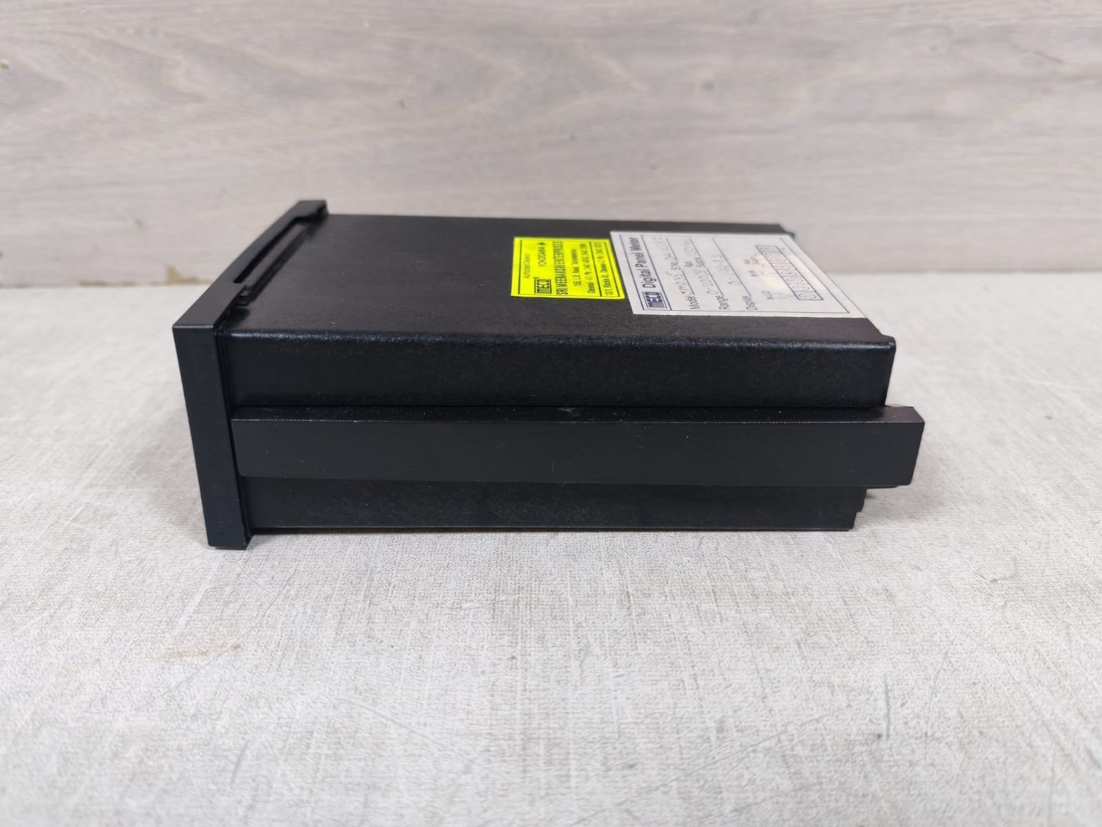 MECO SMP35 MECO SMP35 DIGITAL PANEL METER 230VAC 4