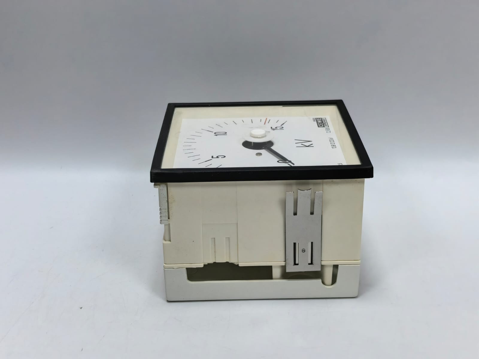 CEWE CLR96 CEWE INSTRUMENTS CLR96 VOLT ANALOG PANEL METER 9489 0-15KV 5
