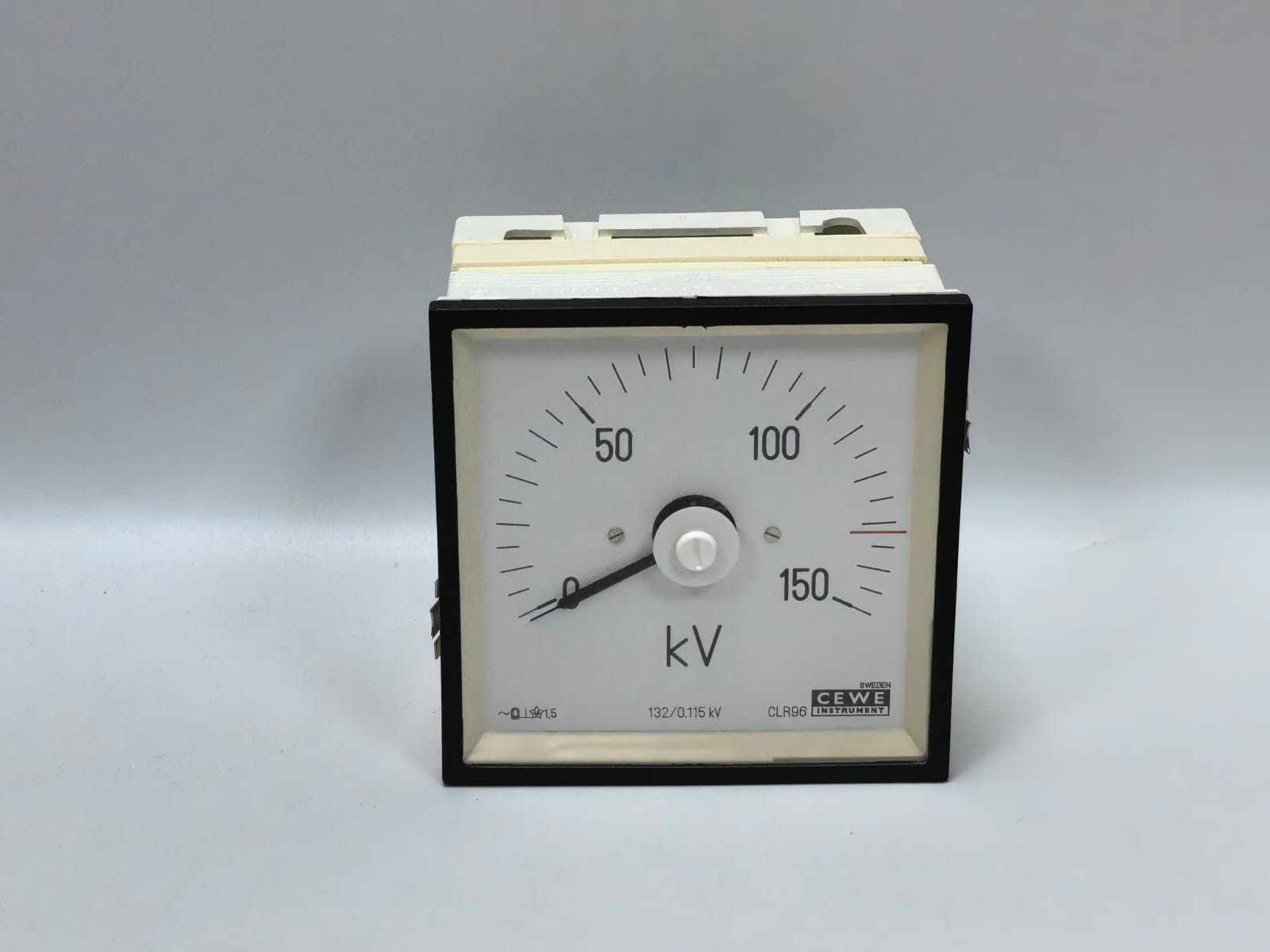 CEWE CLR96 CEWE INSTRUMENTS CLR96 VOLT ANALOG PANEL METER 9489 0-150KV 2