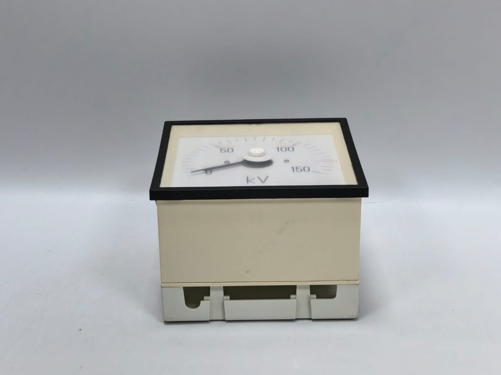 CEWE CLR96 CEWE INSTRUMENTS CLR96 VOLT ANALOG PANEL METER 9489 0-150KV 5