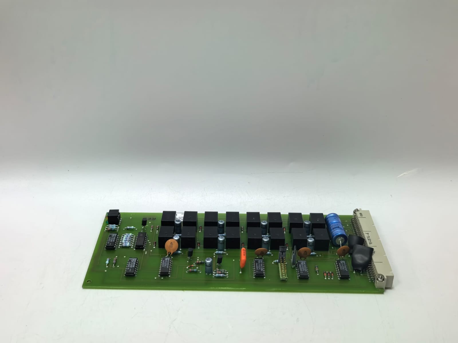 Philips NC-8900-135 PHILIPS LBB 1356/00 SM40 CONTROL RELAY BOARD NC 8900 135 60001 4