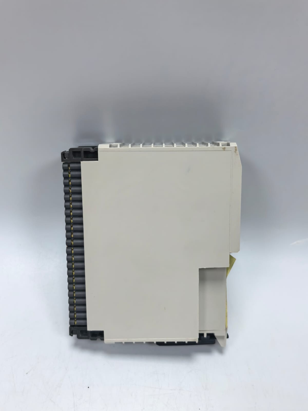 Schneider Electric BDAP-208 SCHNEIDER ELECTRIC TSX COMPACT AS-BDAP-208 DISCRETE OUTPUT,RELAY 8X24VDC/230VAC 5
