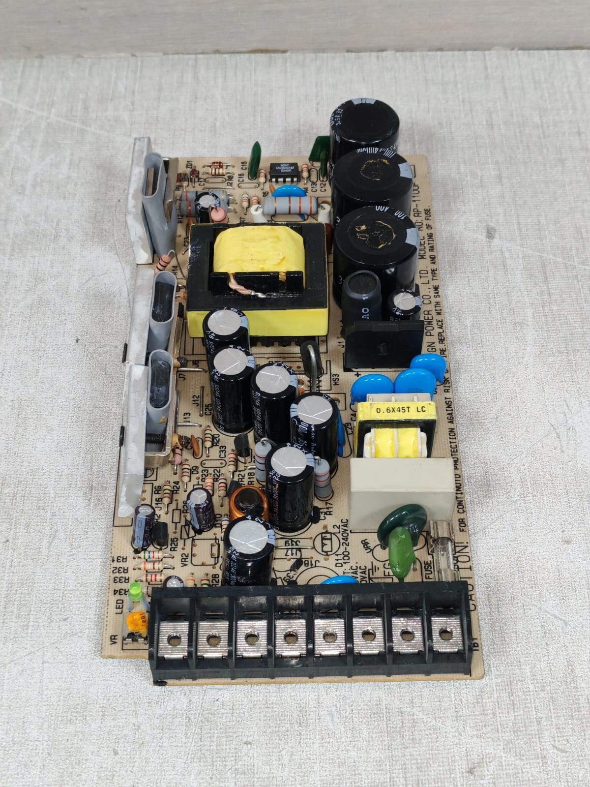 REIGN POWER RP-1100F REIGN POWER CO. RP-1100F POWER SUPPLY 4