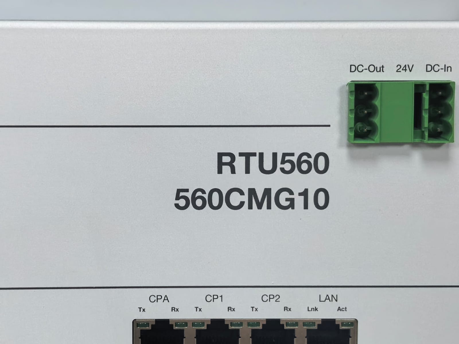 ABB RTU560 ABB RTU560 560MG10 REMOTE TERMINAL UNIT 1KGT017600R0001 4