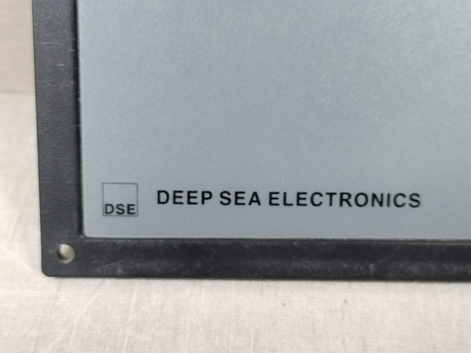DEEP SEA ELECTRONICS 0703-003-200 570122 DEEP SEA ELECTRONICS P703 0703-003-200 V.1.0 GENERATOR CONTROLLER 4