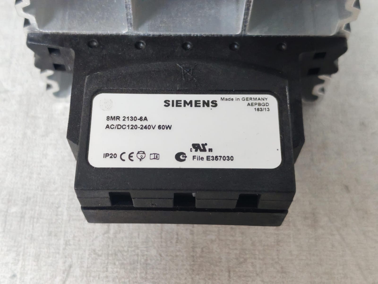 Siemens 8MR2130-6A SIEMENS 8MR2130-6A HEATER UNIT 120-240V 5