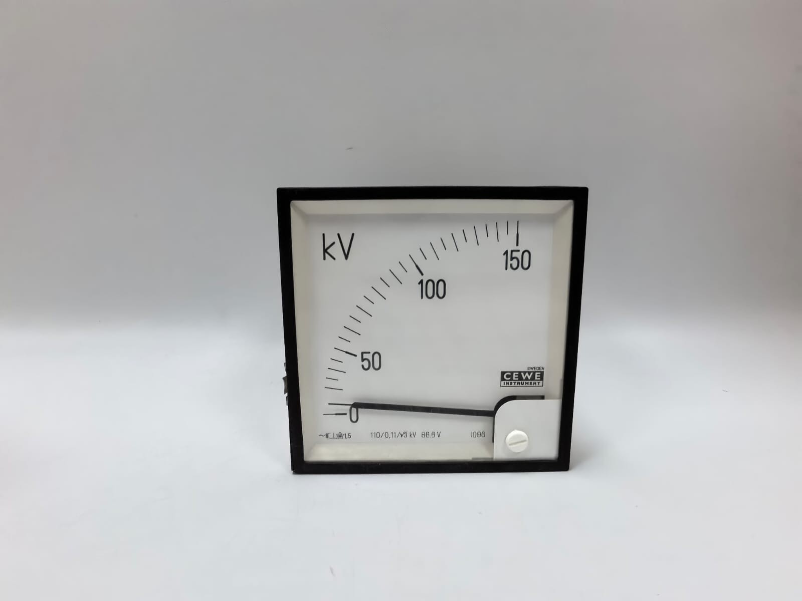 CEWE INSTRUMENTS IQ96 CEWE INSTRUMENTS IQ96 PANEL METER 0-150KV 2