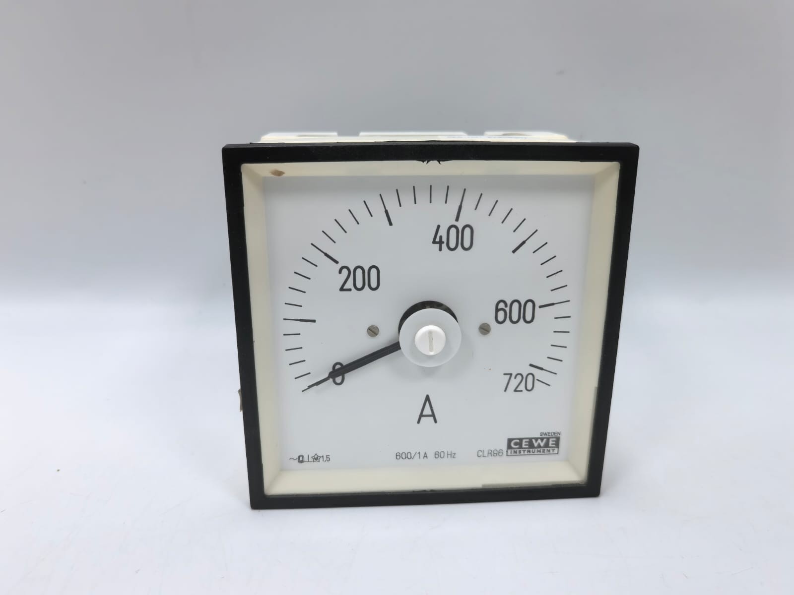 CEWE INSTRUMENTS CLR96 CEWE INSTRUMENTS CLR96 VOLT ANALOG PANEL METER 9460 0-720A 2