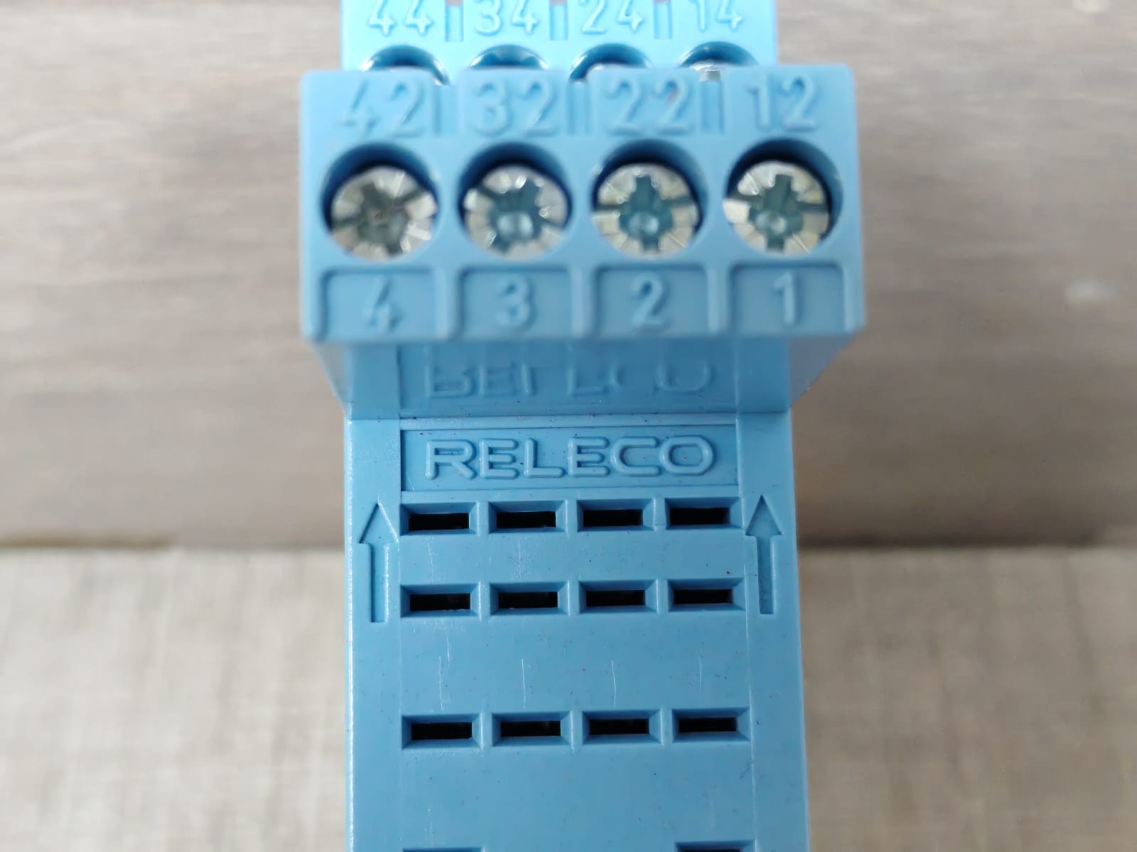 COMAT RELECO S9-M COMAT RELECO S9-M RELAY SOCKET 250V 3