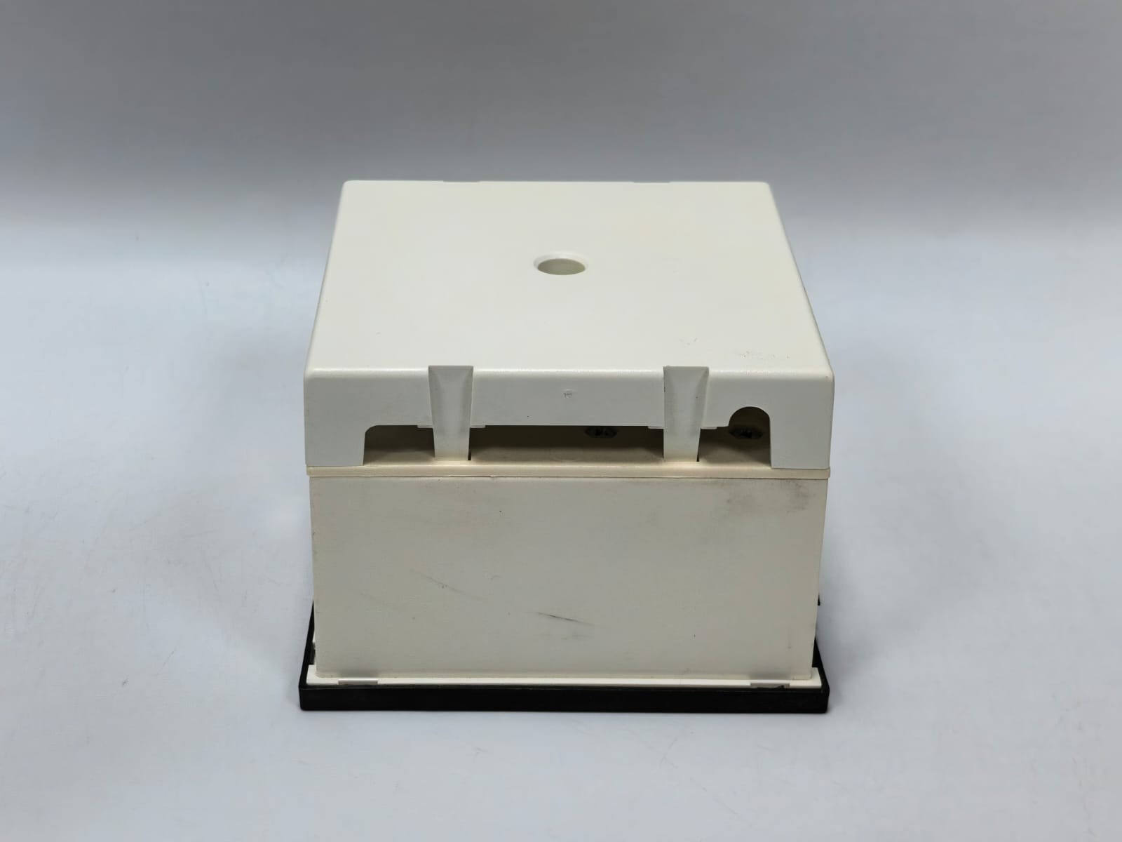 CEWE INSTRUMENTS CLR96 CEWE INSTRUMENTS CLR96 VOLT ANALOG PANEL METER 9460 0-1440A 6