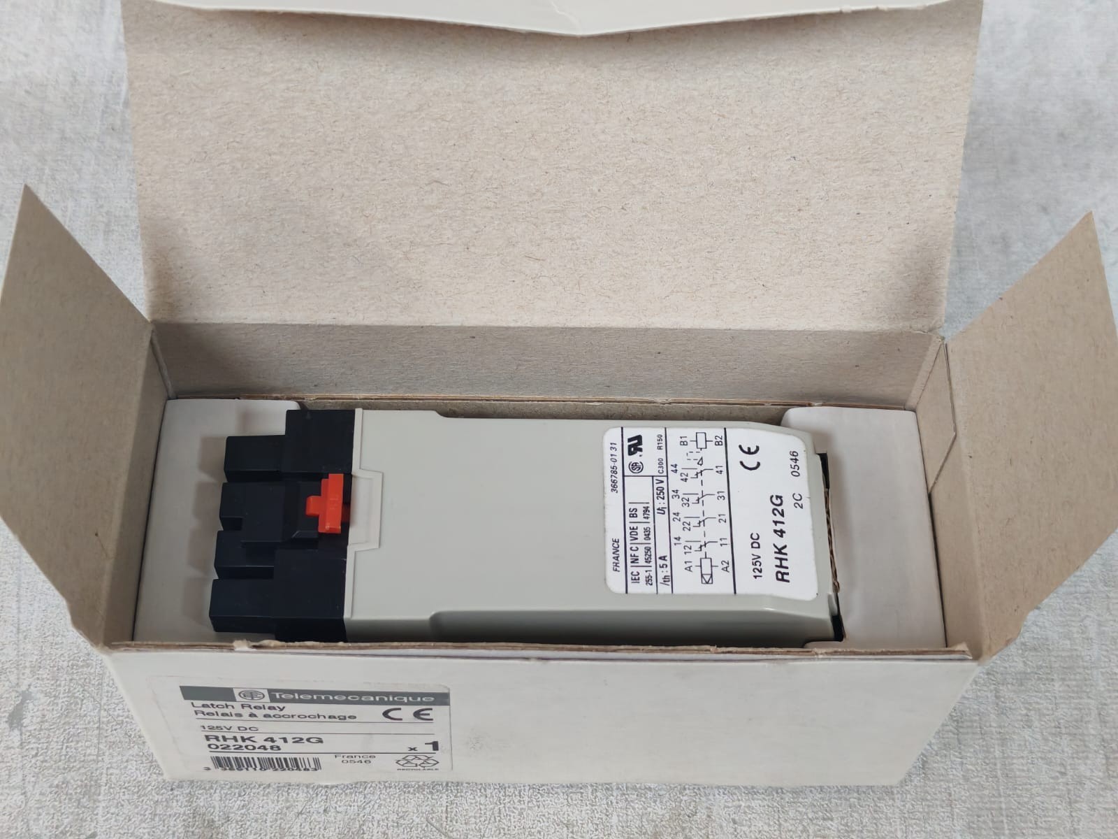 Schneider Electric RHK412G TELEMECANIQUE RHK412G 022048 LATCH RELAY 125V 9