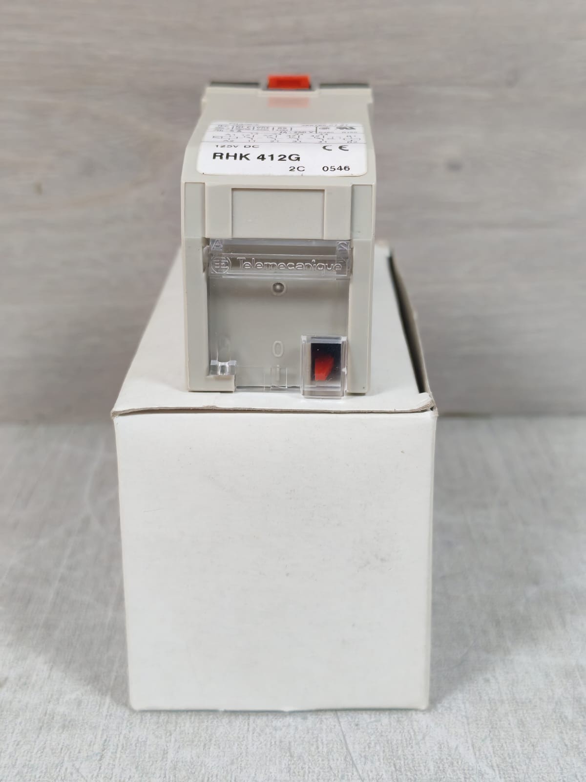 TELEMECANIQUE RHK412G 022048 LATCH RELAY 125V
