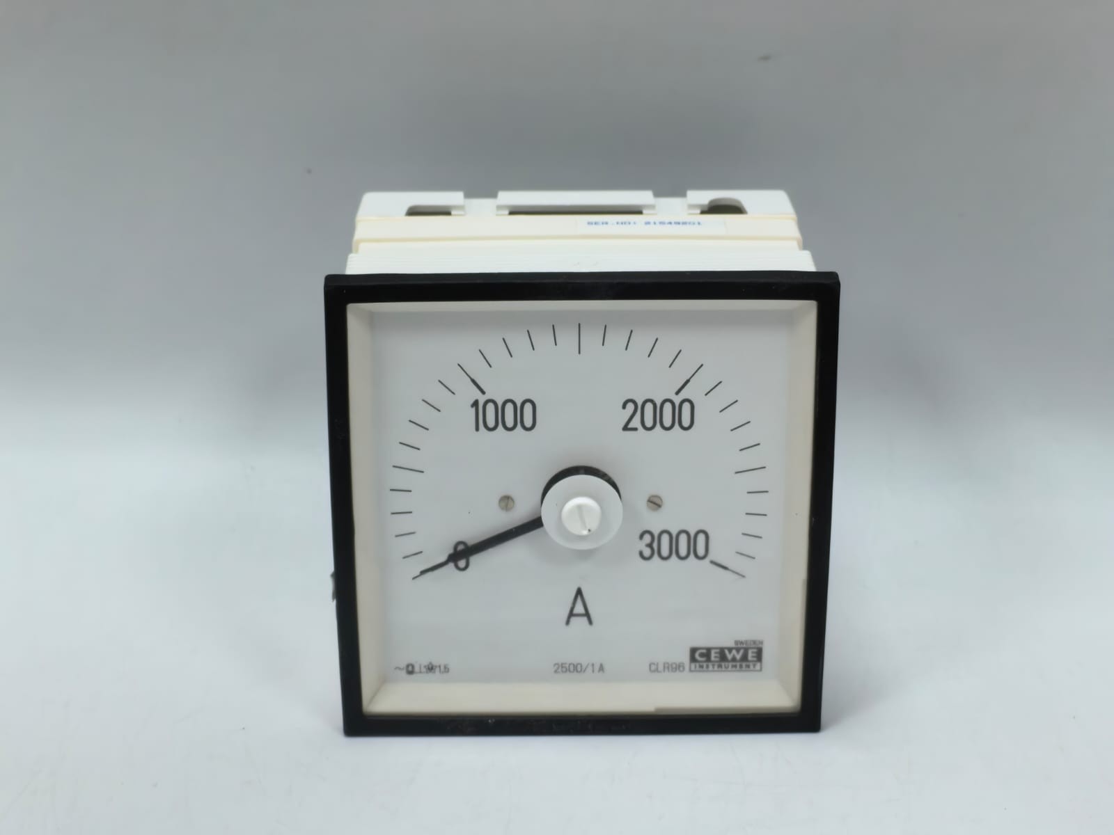 CEWE CLR96 CEWE INSTRUMENTS CLR96 VOLT ANALOG PANEL METER 9460 0-3000A, 2500/1A 60HZ 2