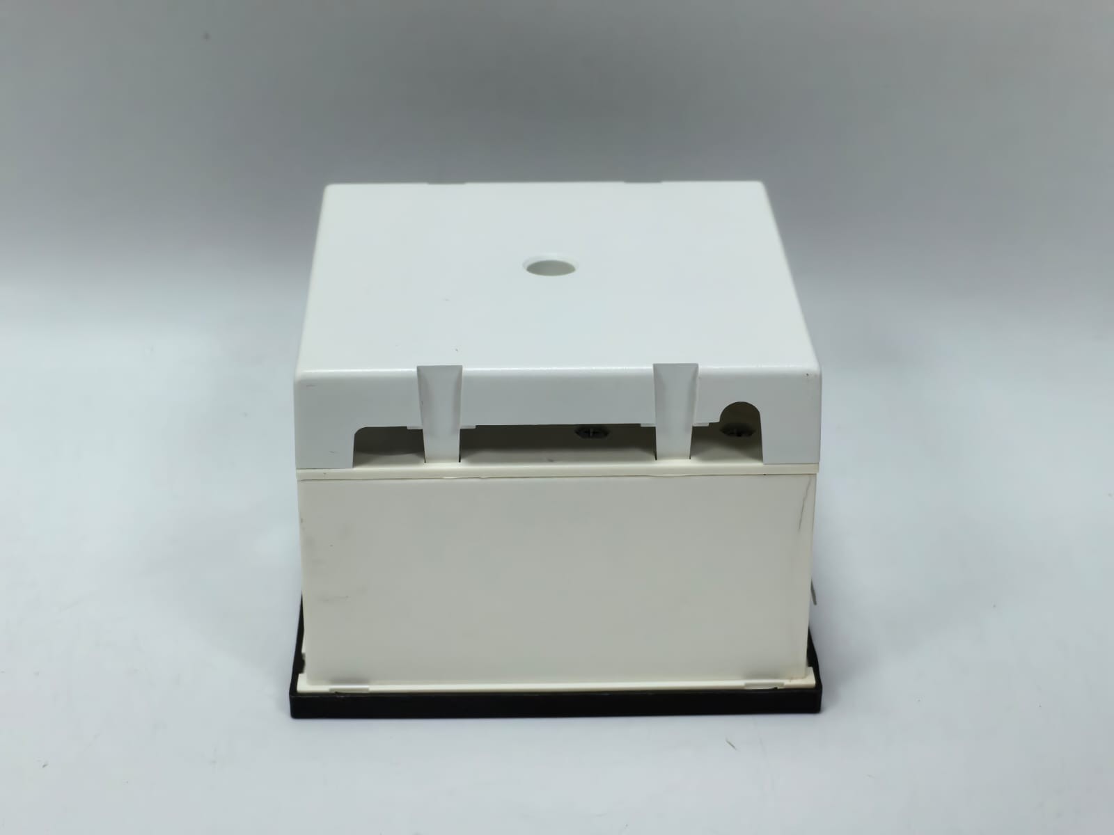 CEWE CLR96 CEWE INSTRUMENTS CLR96 VOLT ANALOG PANEL METER 9460 0-3000A, 2500/1A 60HZ 5