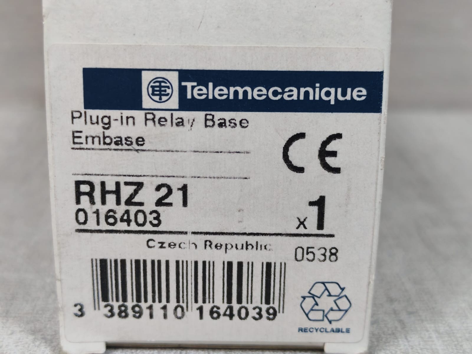 Schneider Electric RHZ21 TELEMECANIQUE RHZ21 016403 PLUG-IN RELAY BASE 9