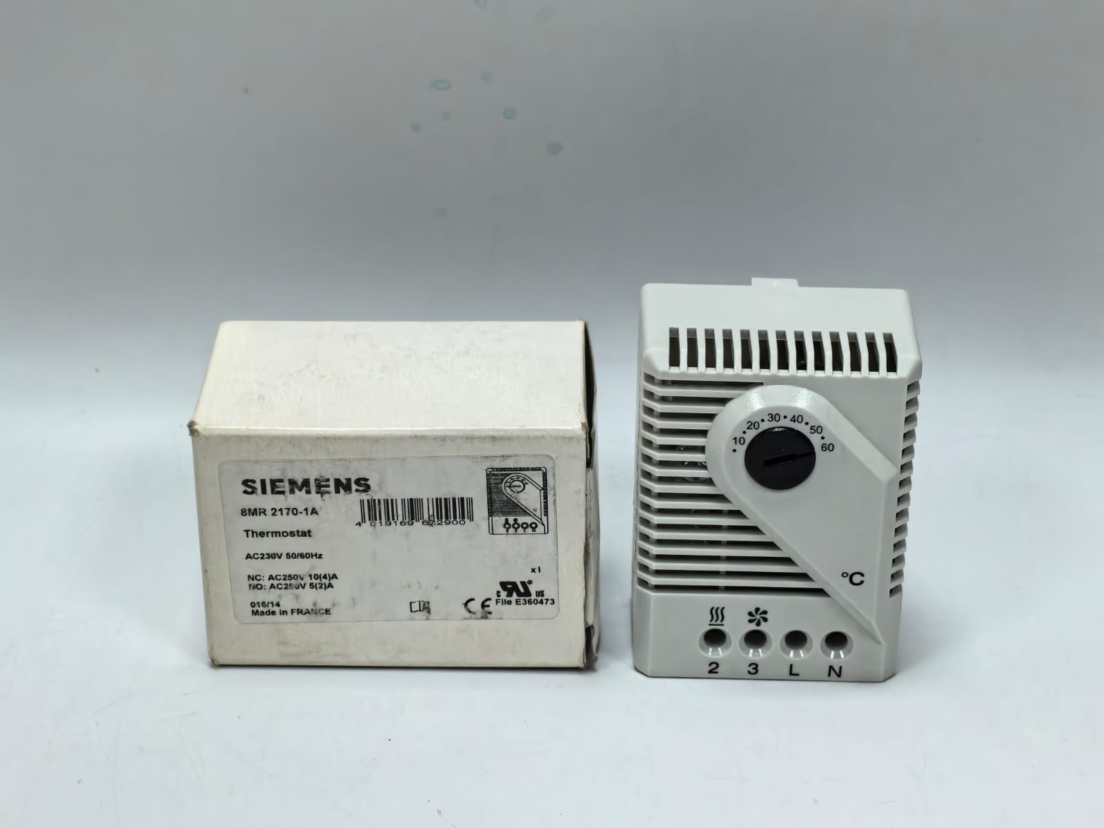 Siemens 8MR 2170-1A SIEMENS 8MR 2170-1A THERMOSTAT AC230V 50/60HZ 2