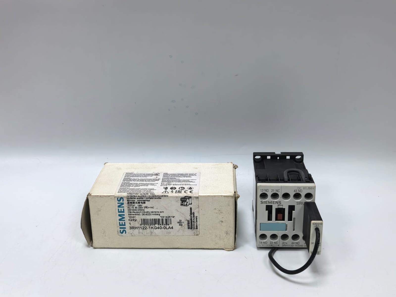 SIEMENS 3RH1122-1KG40-0LA4 CONTACTOR RELAY