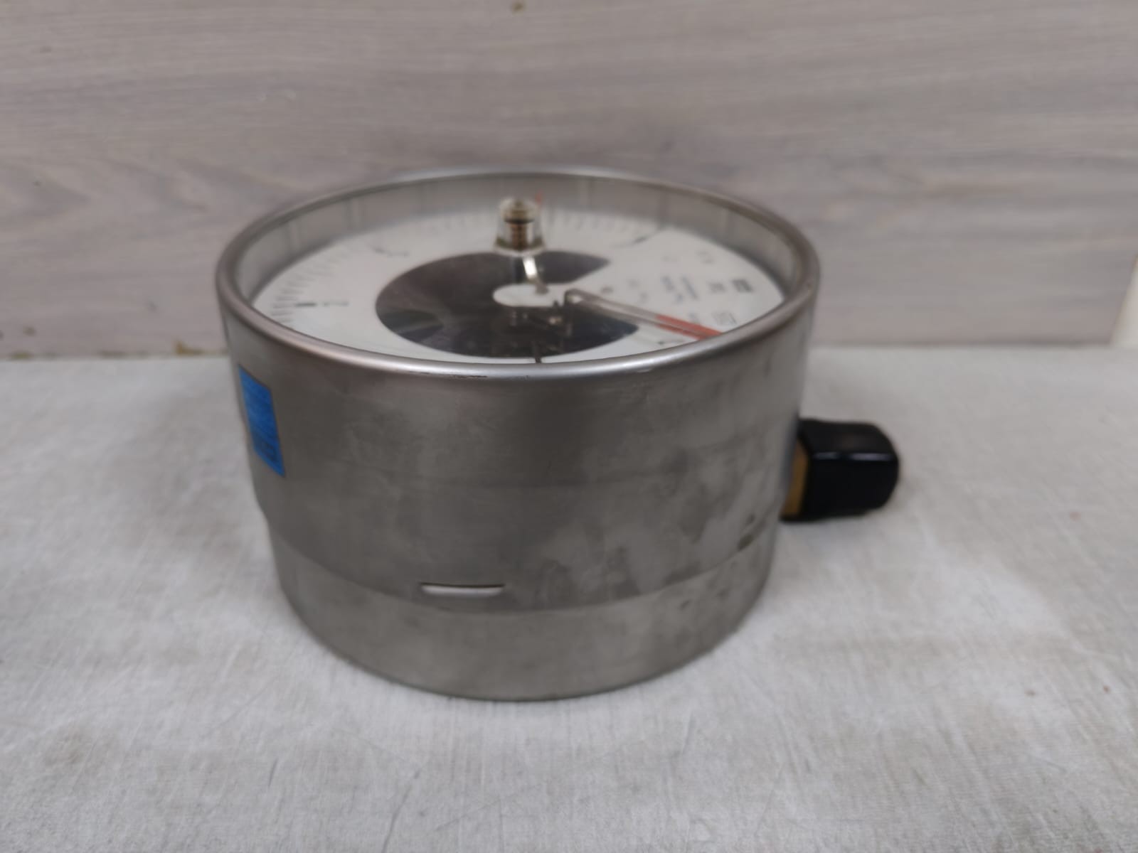 WIKA 212.20.160 WIKA 212.20.160 PRESSURE GAUGE WITH ALARM CONTACTS 821.112 5