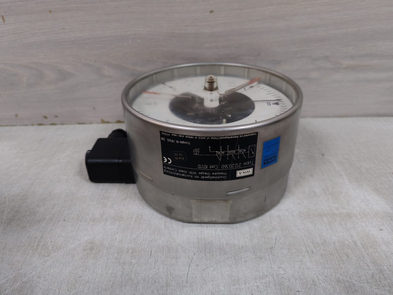 WIKA 212.20.160 WIKA 212.20.160 PRESSURE GAUGE WITH ALARM CONTACTS 821.112 6