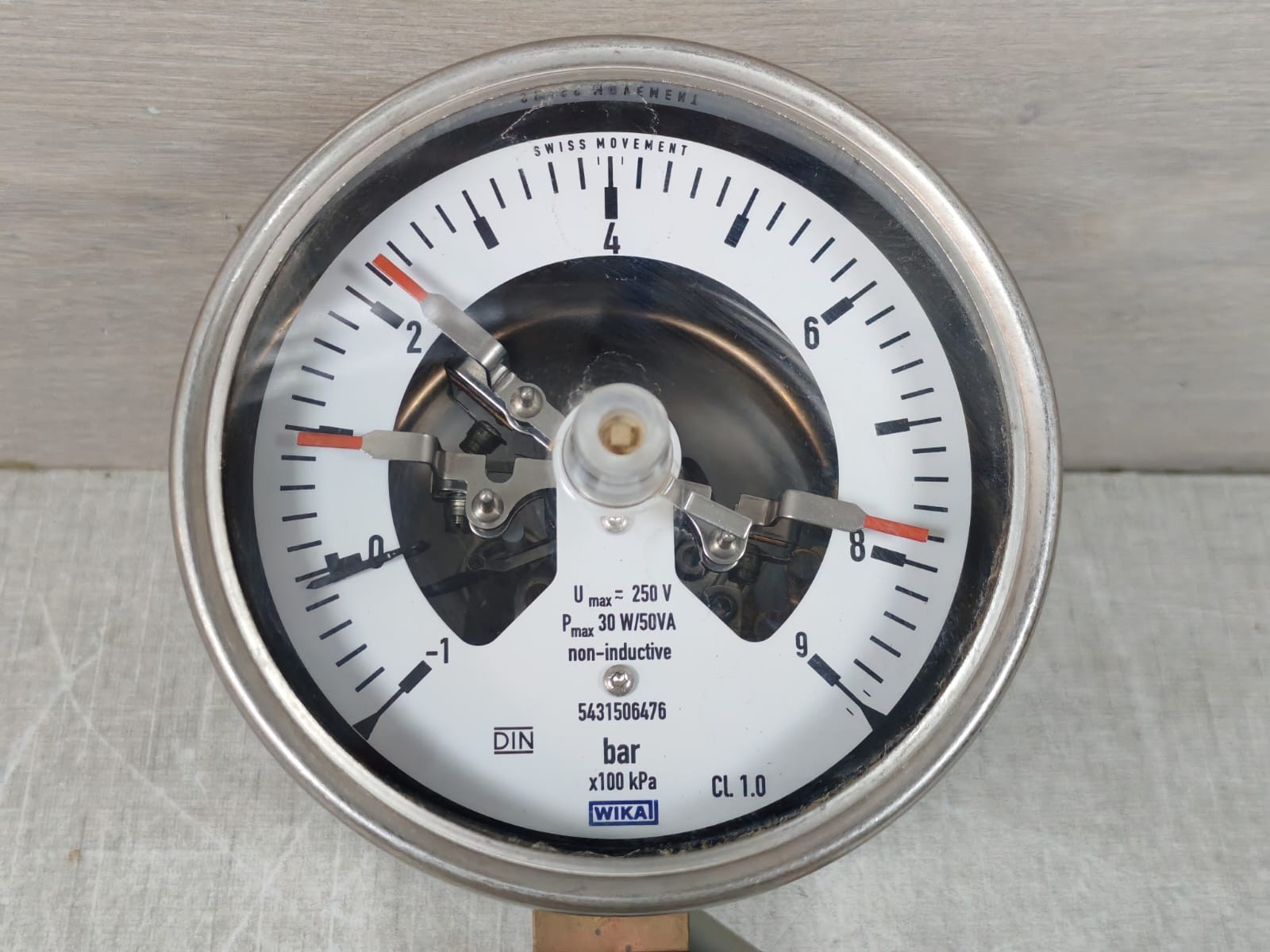 WIKA 212.20.100 WIKA 212.20.100 PRESSURE GAUGE WITH ALARM CONTACTS 821.221 2