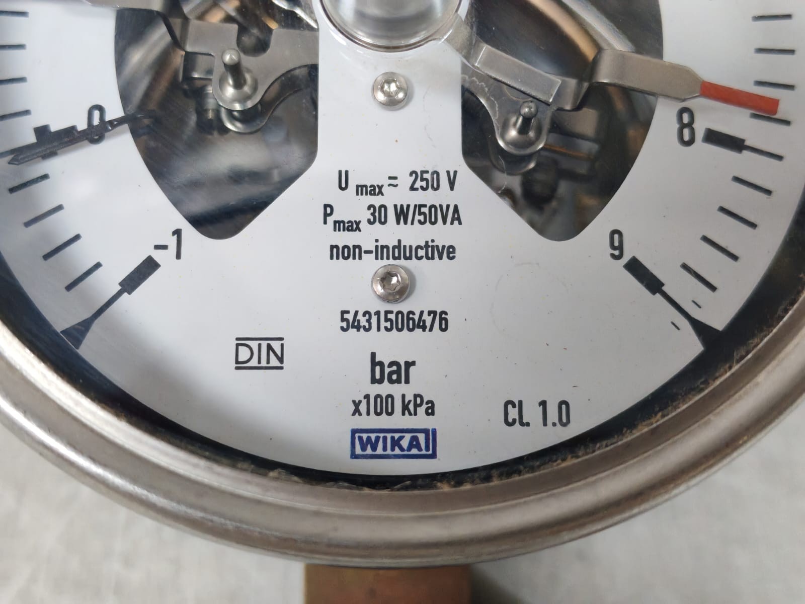 WIKA 212.20.100 WIKA 212.20.100 PRESSURE GAUGE WITH ALARM CONTACTS 821.221 3