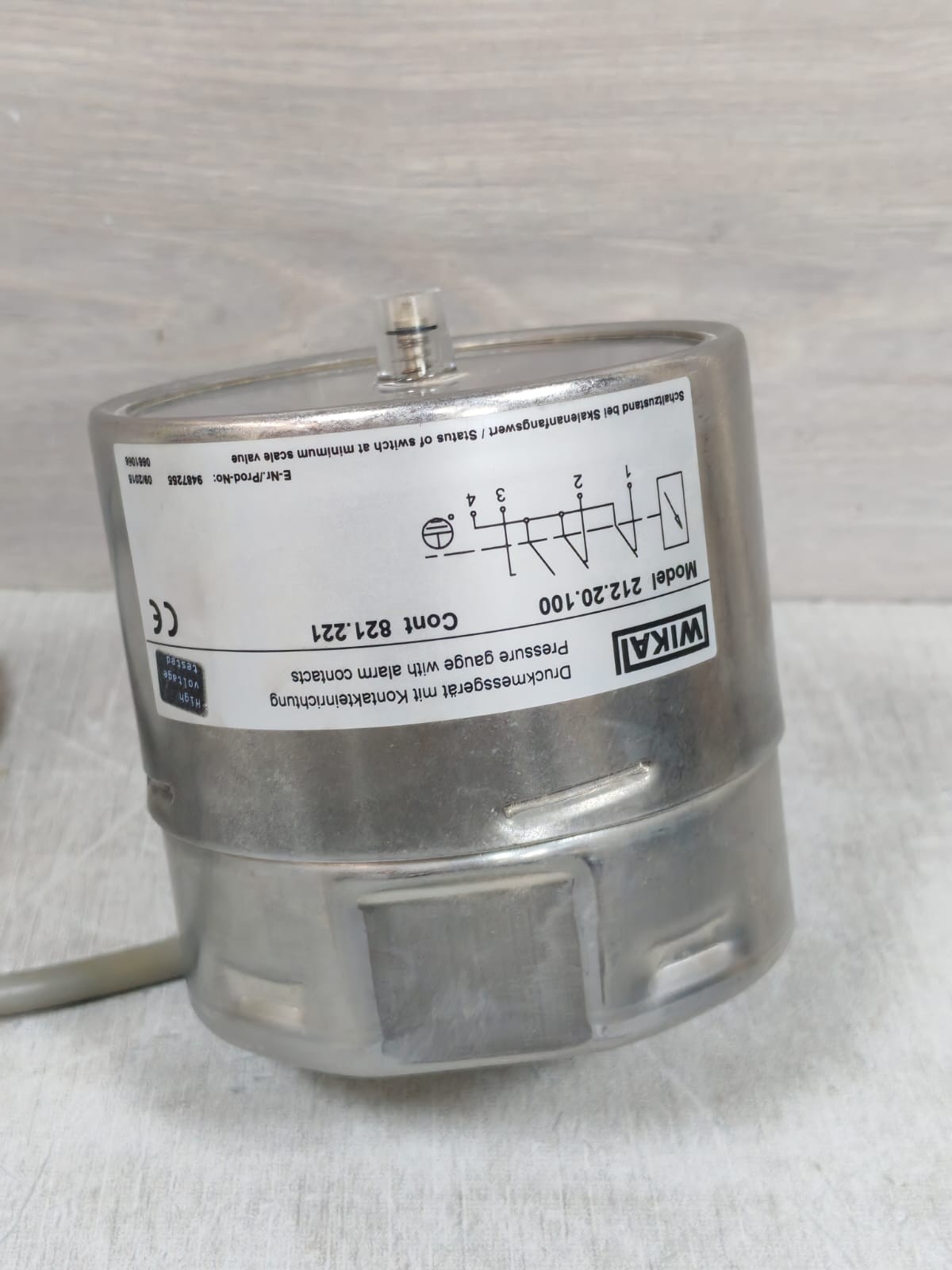 WIKA 212.20.100 WIKA 212.20.100 PRESSURE GAUGE WITH ALARM CONTACTS 821.221 7