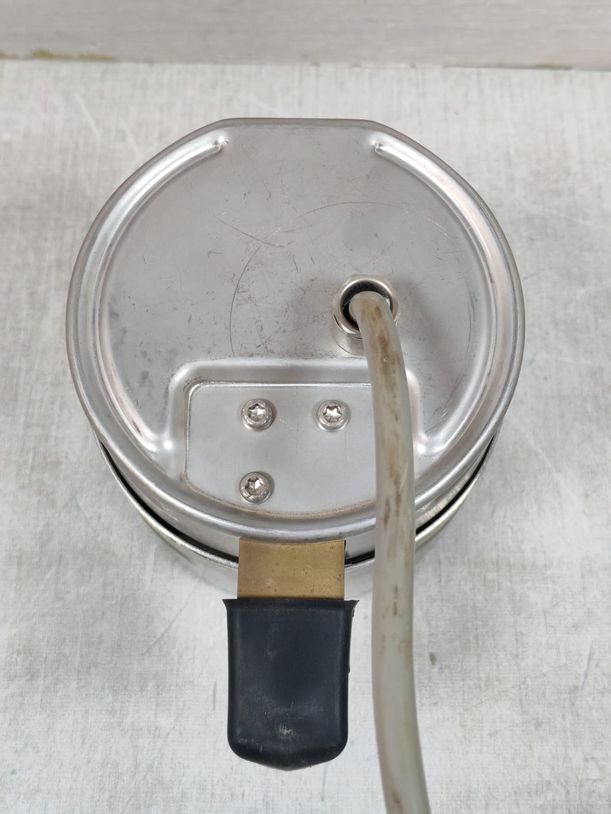 WIKA 212.20.100 WIKA 212.20.100 PRESSURE GAUGE WITH ALARM CONTACTS 821.221 9