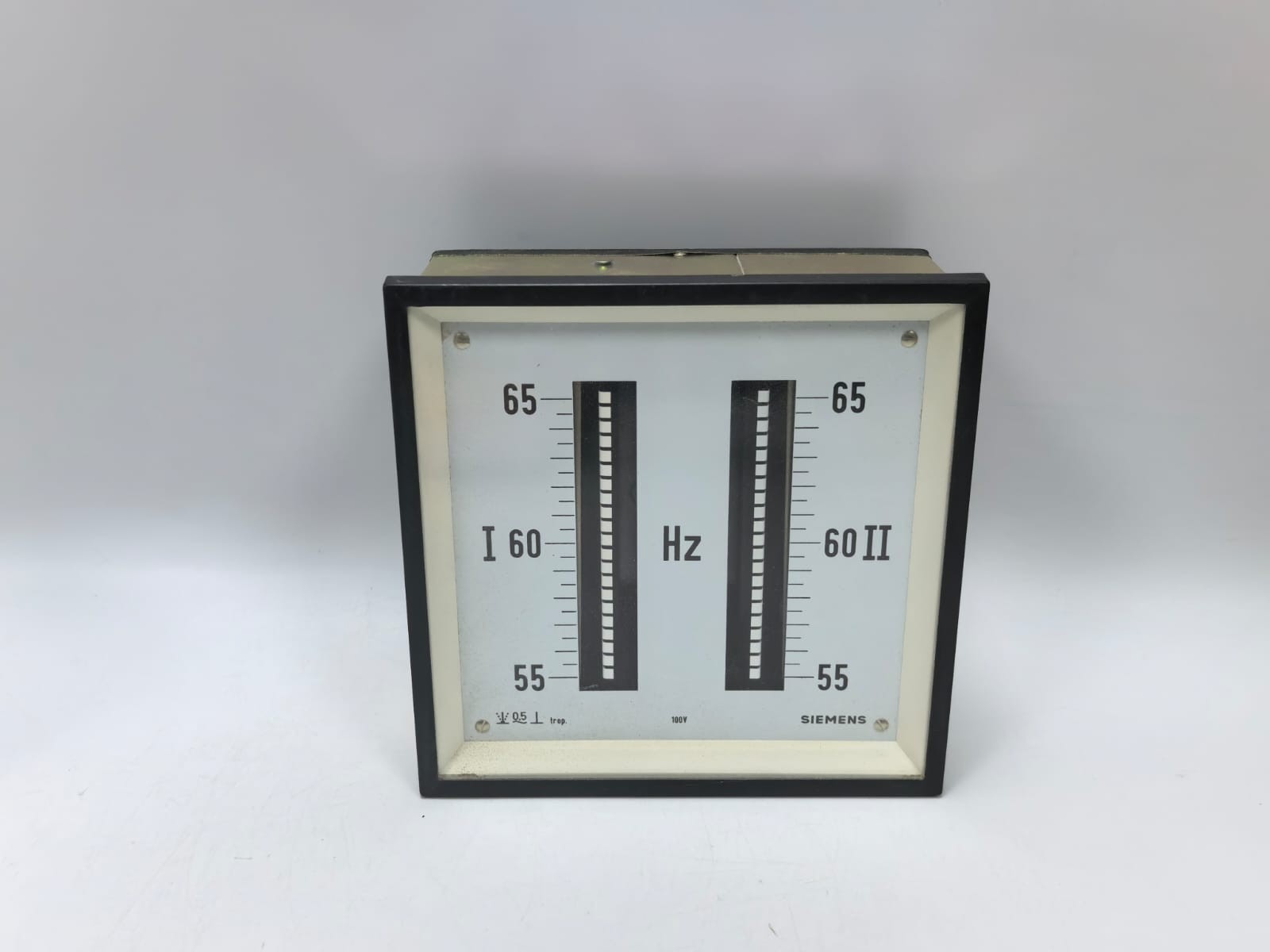 SIEMENS /WEIGEL FQ144/2 SIEMENS /WEIGEL FQ144/2 FREQUENCY METER 2