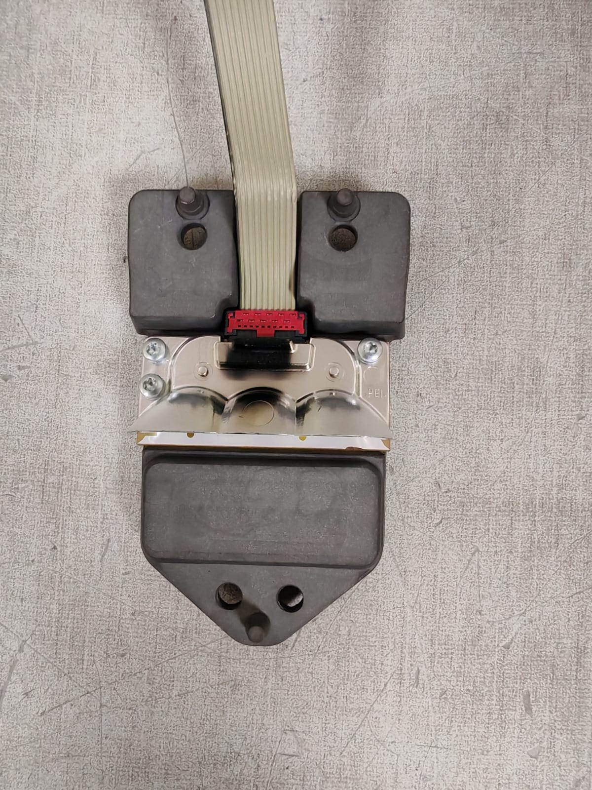 192 570-21 192 570-21 RED RUNWAY EDGE LIGHT 3