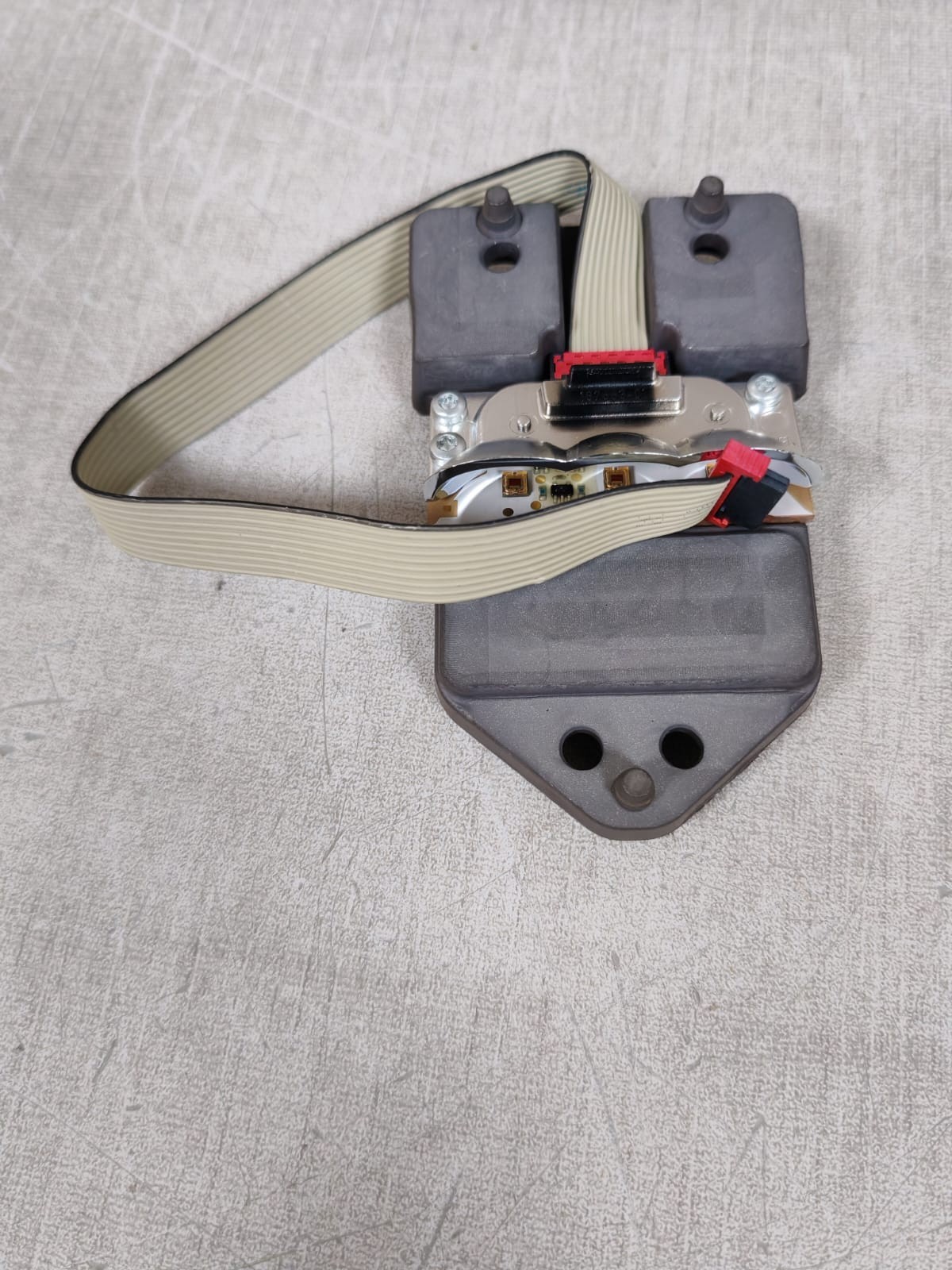 192 570-21 192 570-21 RED RUNWAY EDGE LIGHT 6