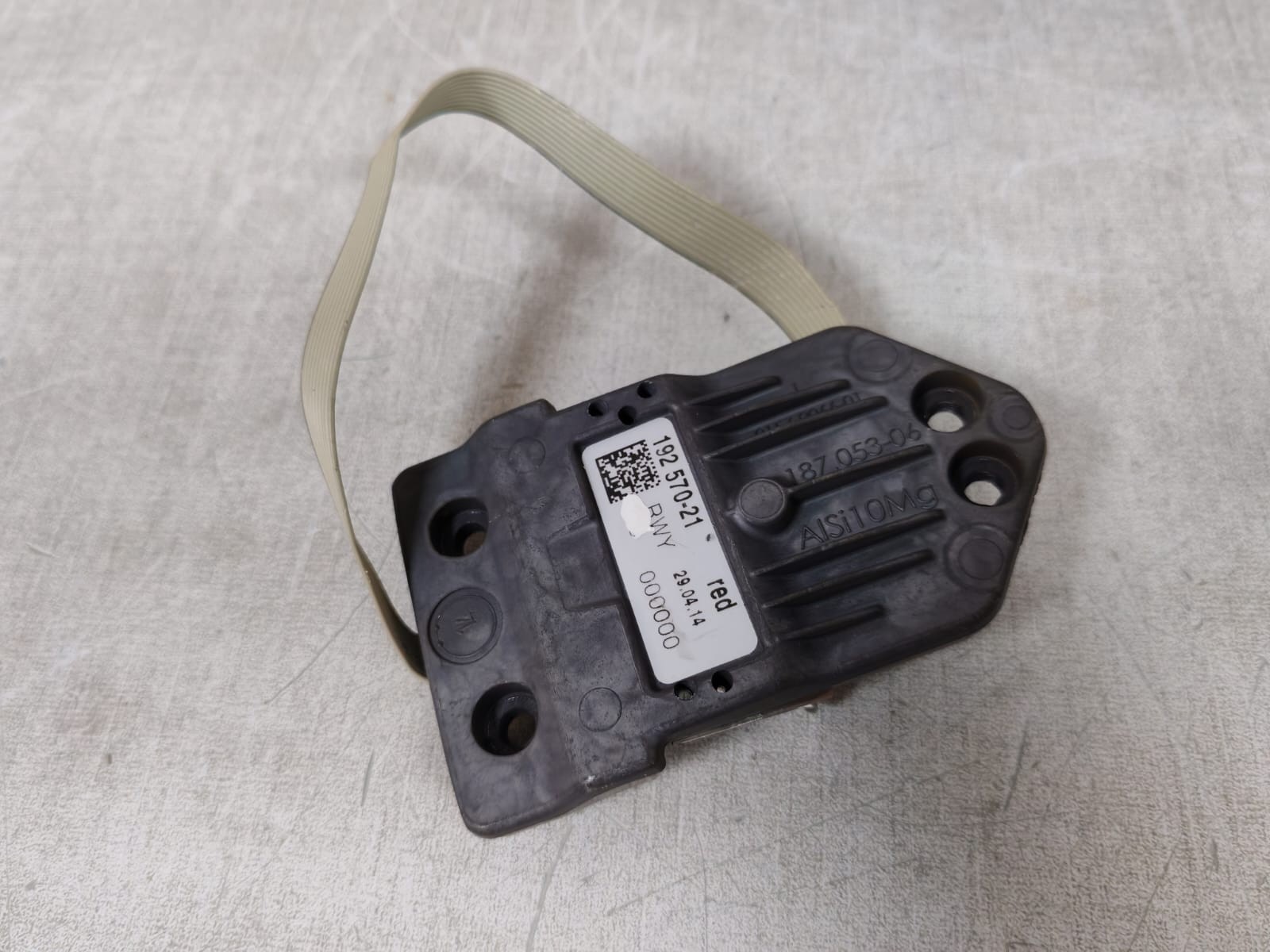 192 570-21 192 570-21 RED RUNWAY EDGE LIGHT 9