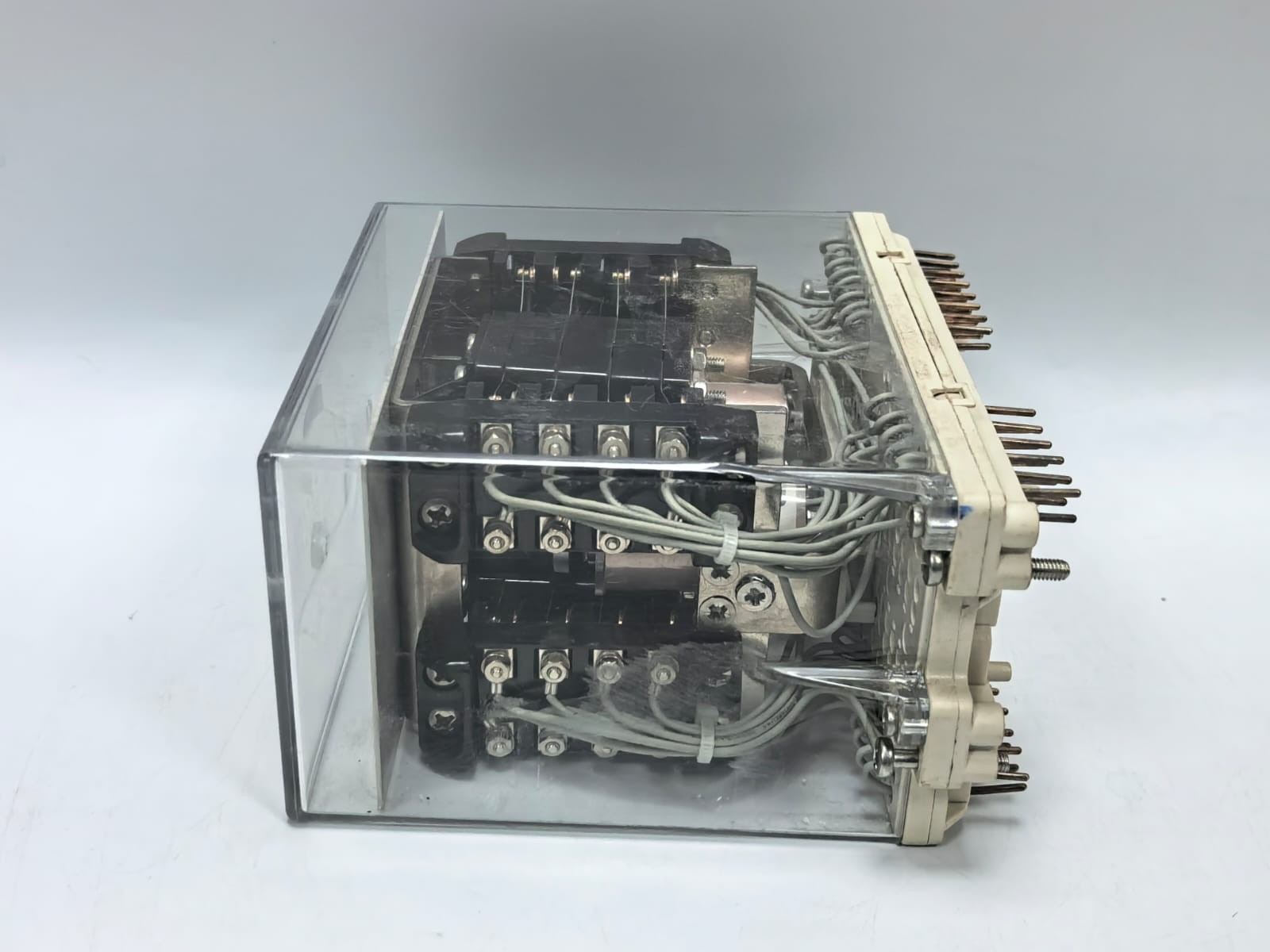 ABB RXMVB 4 RK 251 402-AP ABB RXMVB 4 RK 251 402-AP RELAY 125V 5