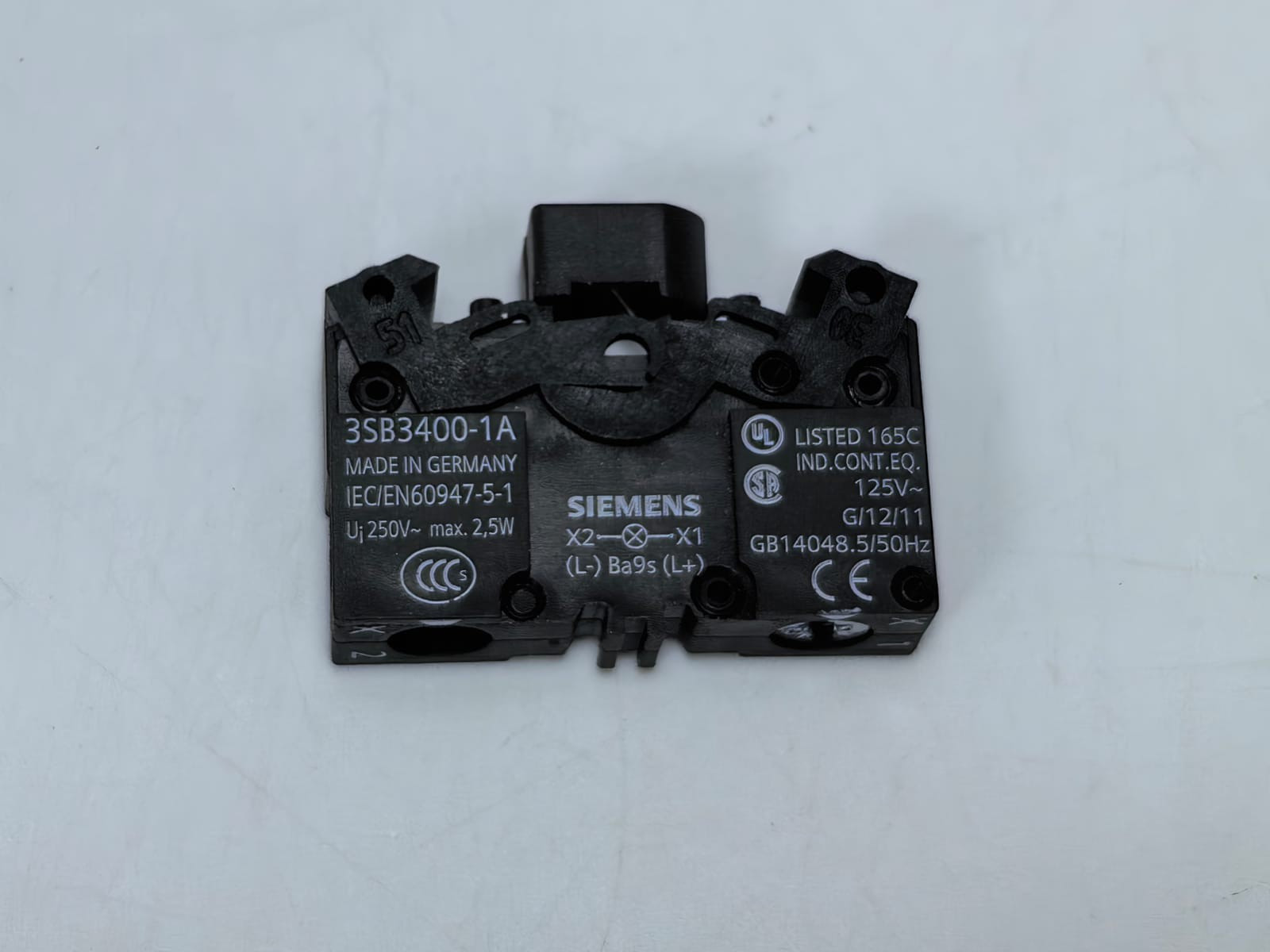 Siemens 3SB3 204-6BA60/ 3SB3400-1A SIEMENS 3SB3 204-6BA60/ 3SB3400-1A INDICATOR LIGHT 6