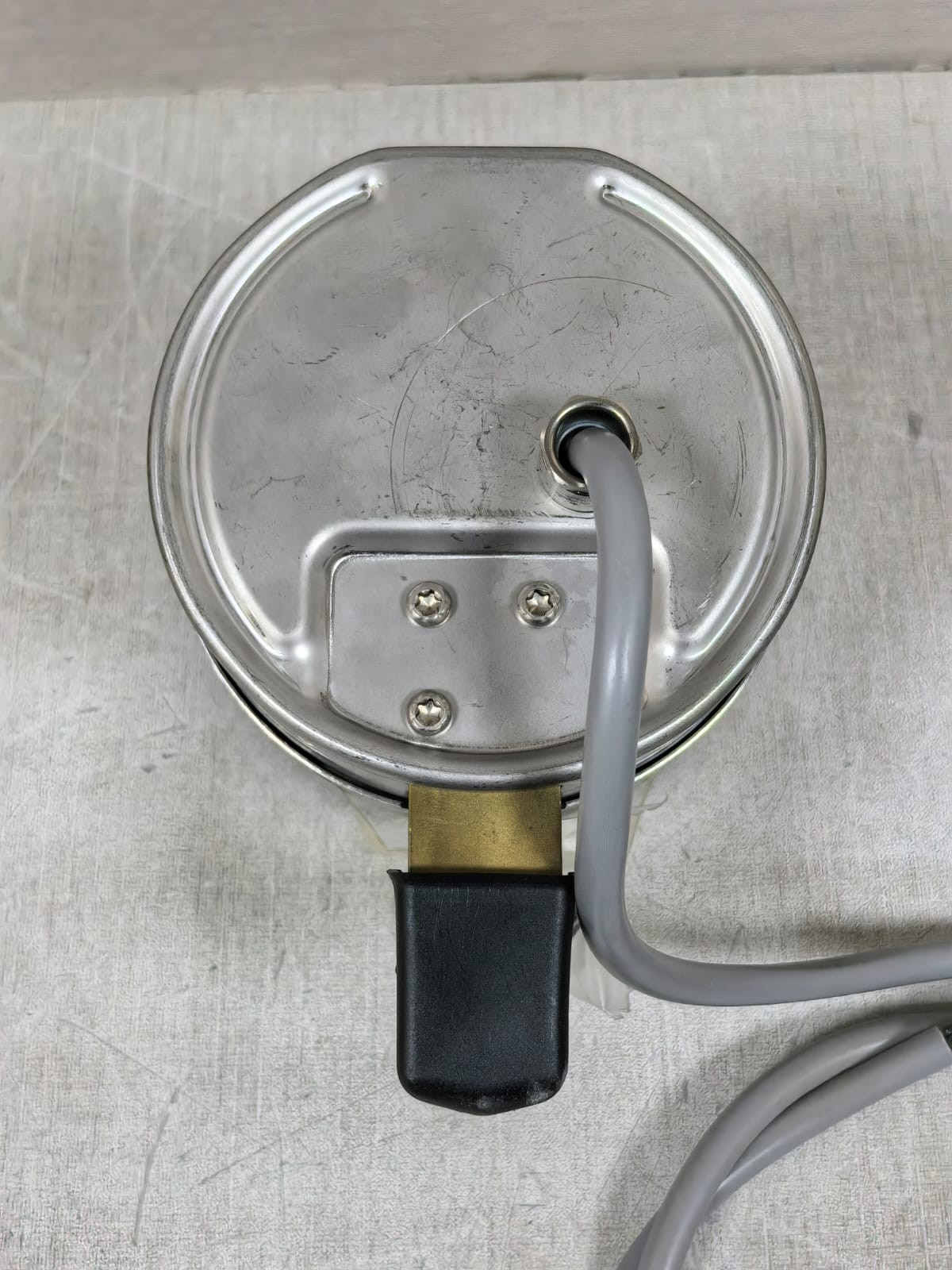 WIKA 212.20.100 821.221 WIKA 212.20.100 PRESSURE GAUGE WITH ALARM CONTACTS 821.221 4