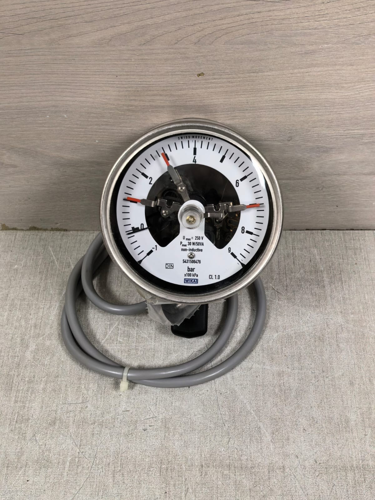 WIKA 212.20.100 821.221 WIKA 212.20.100 PRESSURE GAUGE WITH ALARM CONTACTS 821.221 10