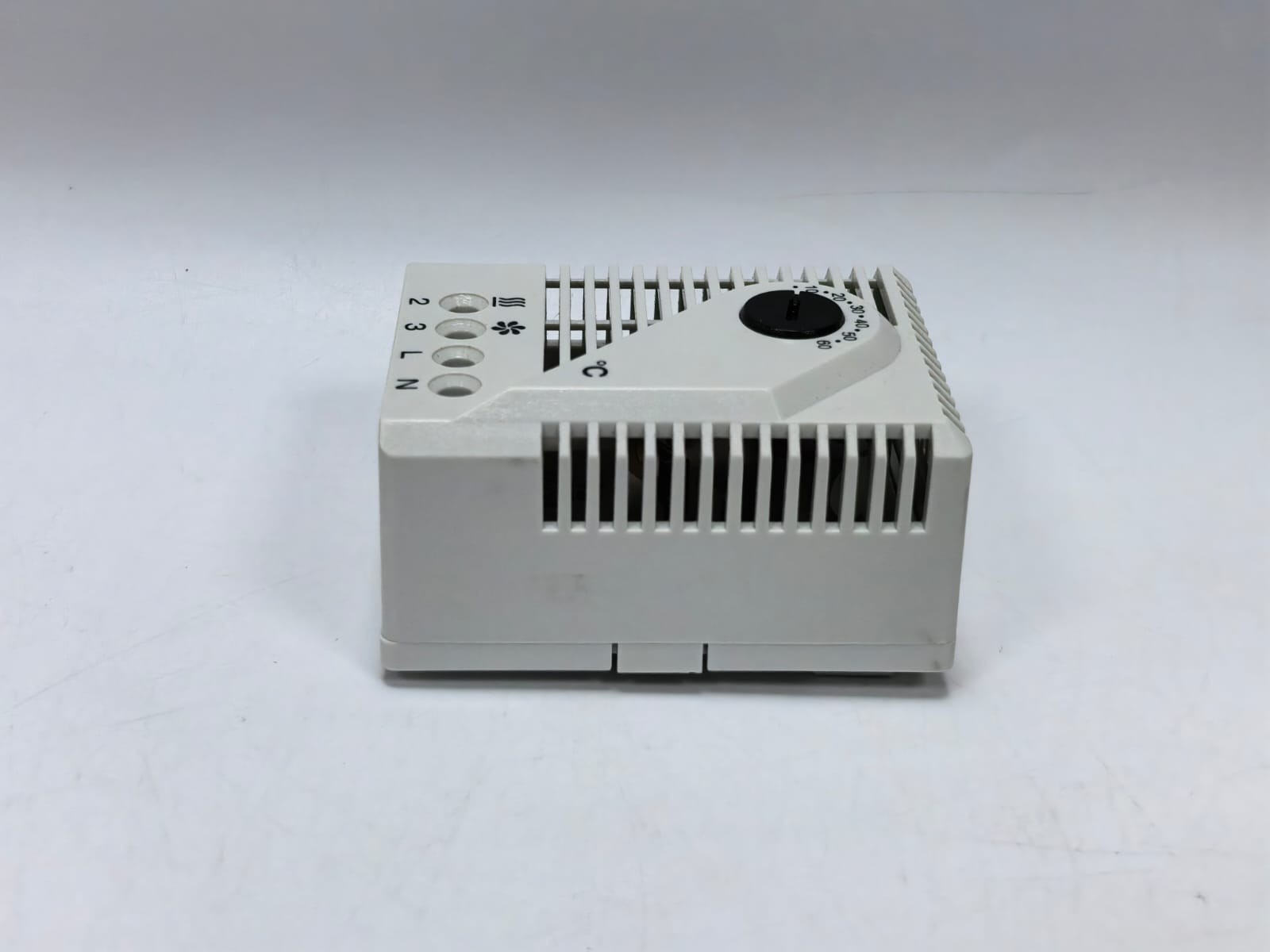 Schneider Electric 08998/8998 MERLIN GERIN 08998/8998 THERMOSTAT 6