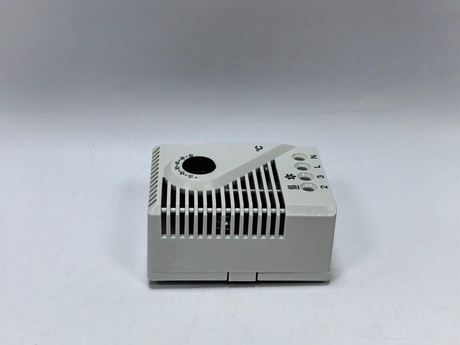 Schneider Electric 08998/8998 MERLIN GERIN 08998/8998 THERMOSTAT 7