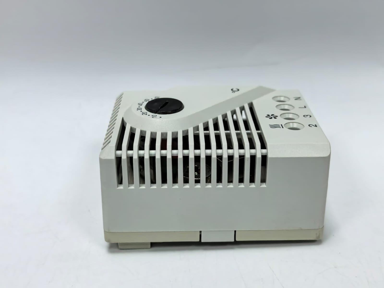 Schneider Electric 7999 MERLIN GERIN 7999 THERMOSTAT 5