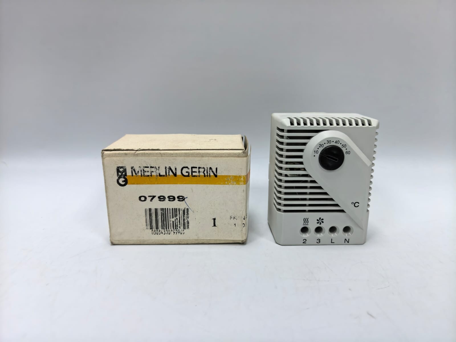 MERLIN GERIN 7999 THERMOSTAT