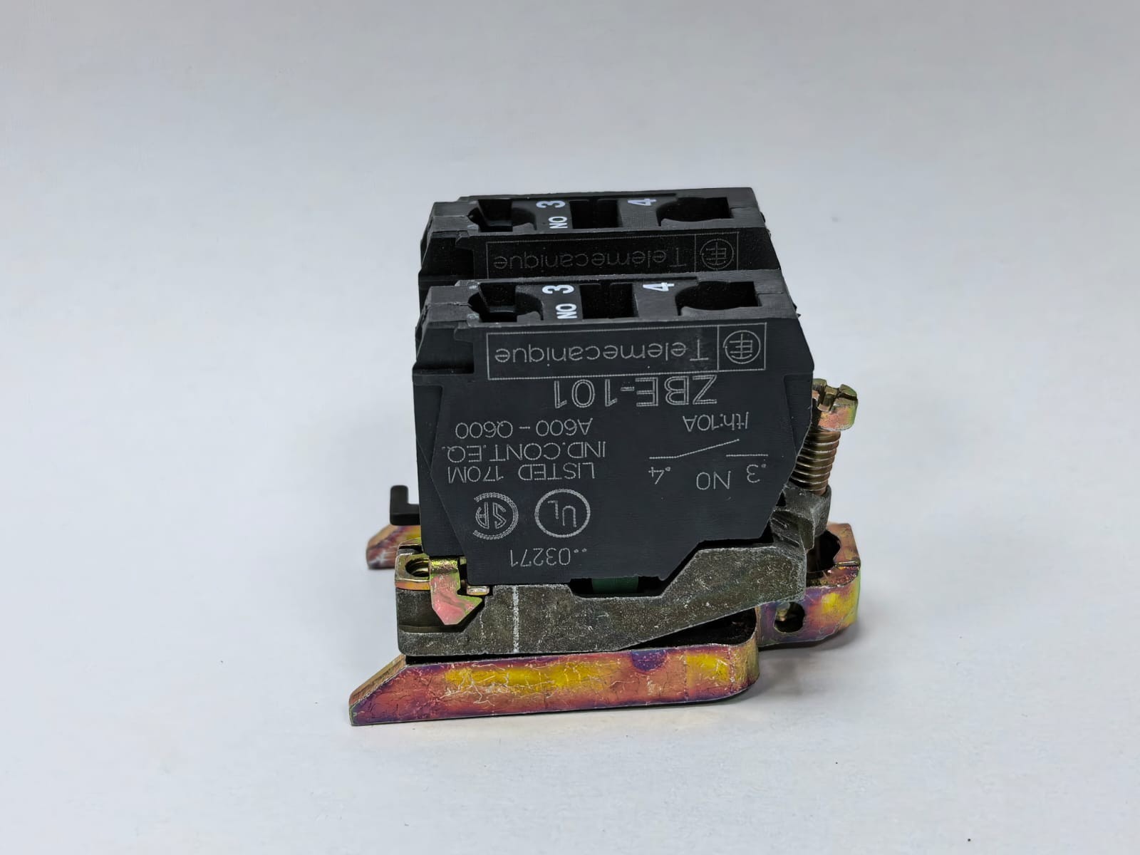 Schneider Electric ZB4 BZ103 TELEMECANIQUE ZB4 BZ103 CONTACT BLOCK 5