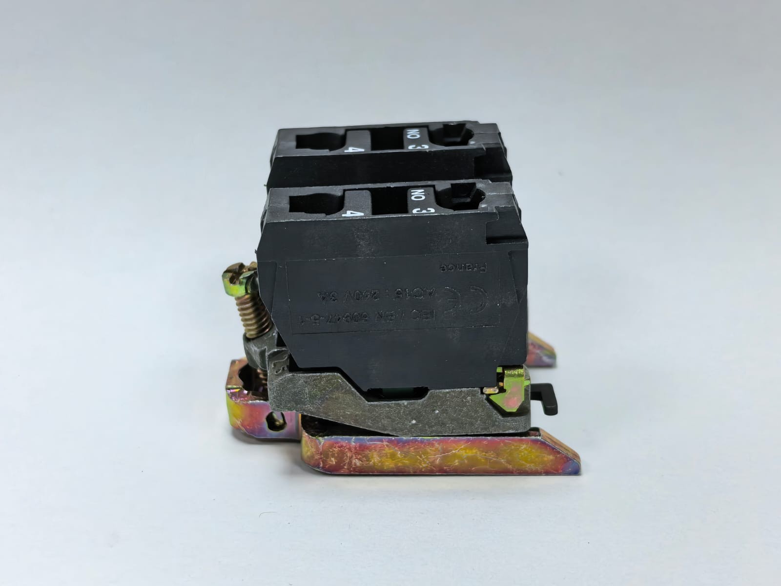 Schneider Electric ZB4 BZ103 TELEMECANIQUE ZB4 BZ103 CONTACT BLOCK 7