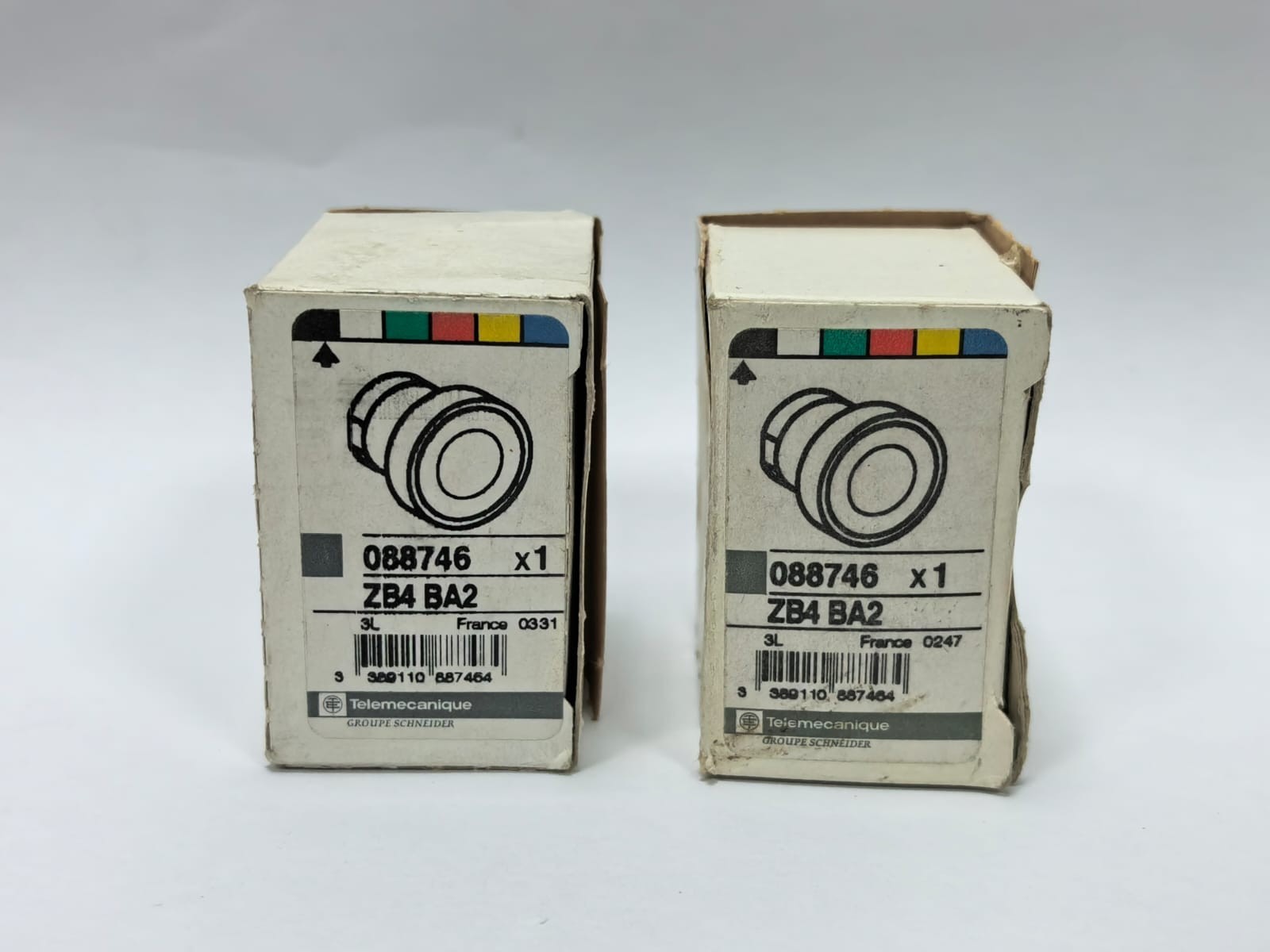 Schneider Electric ZB4 BA2 TELEMECANIQUE ZB4 BA2 BLACK PUSH BUTTON HEAD 088746 7