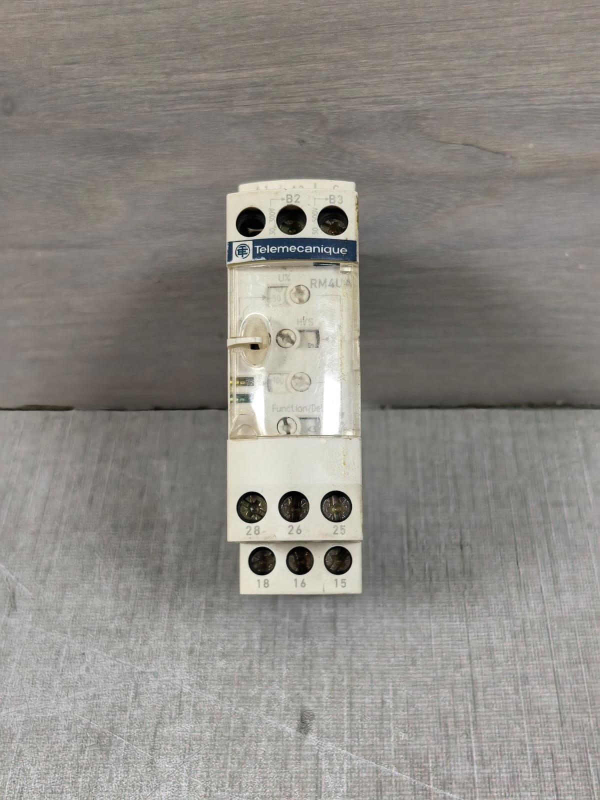 Schneider Electric RM4UA33F TELEMECANIQUE SCHNEIDER ELECTRIC RM4UA33F VOLTAGE MEASUREMENT RELAY 7