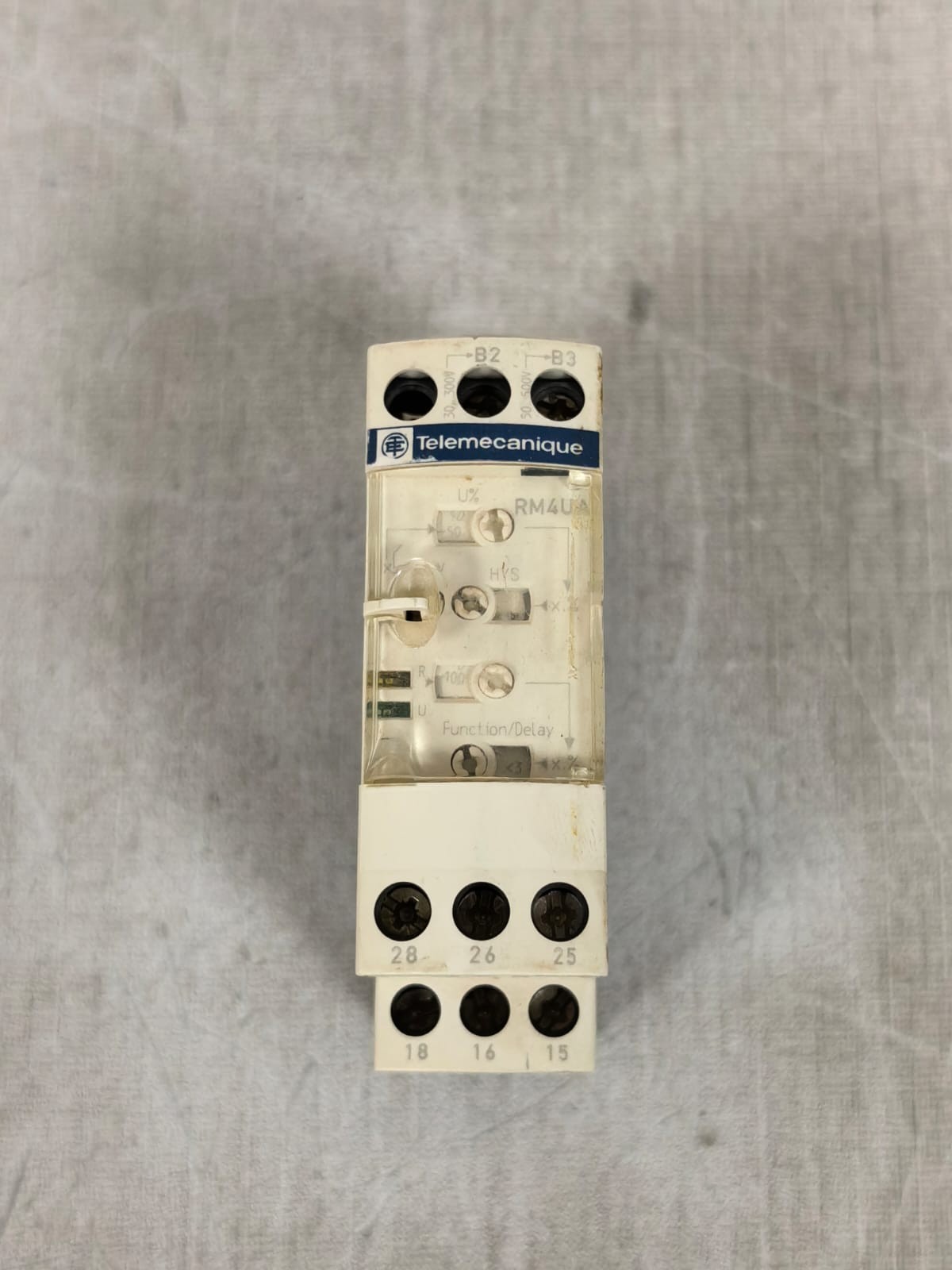 TELEMECANIQUE SCHNEIDER ELECTRIC RM4UA33F VOLTAGE MEASUREMENT RELAY