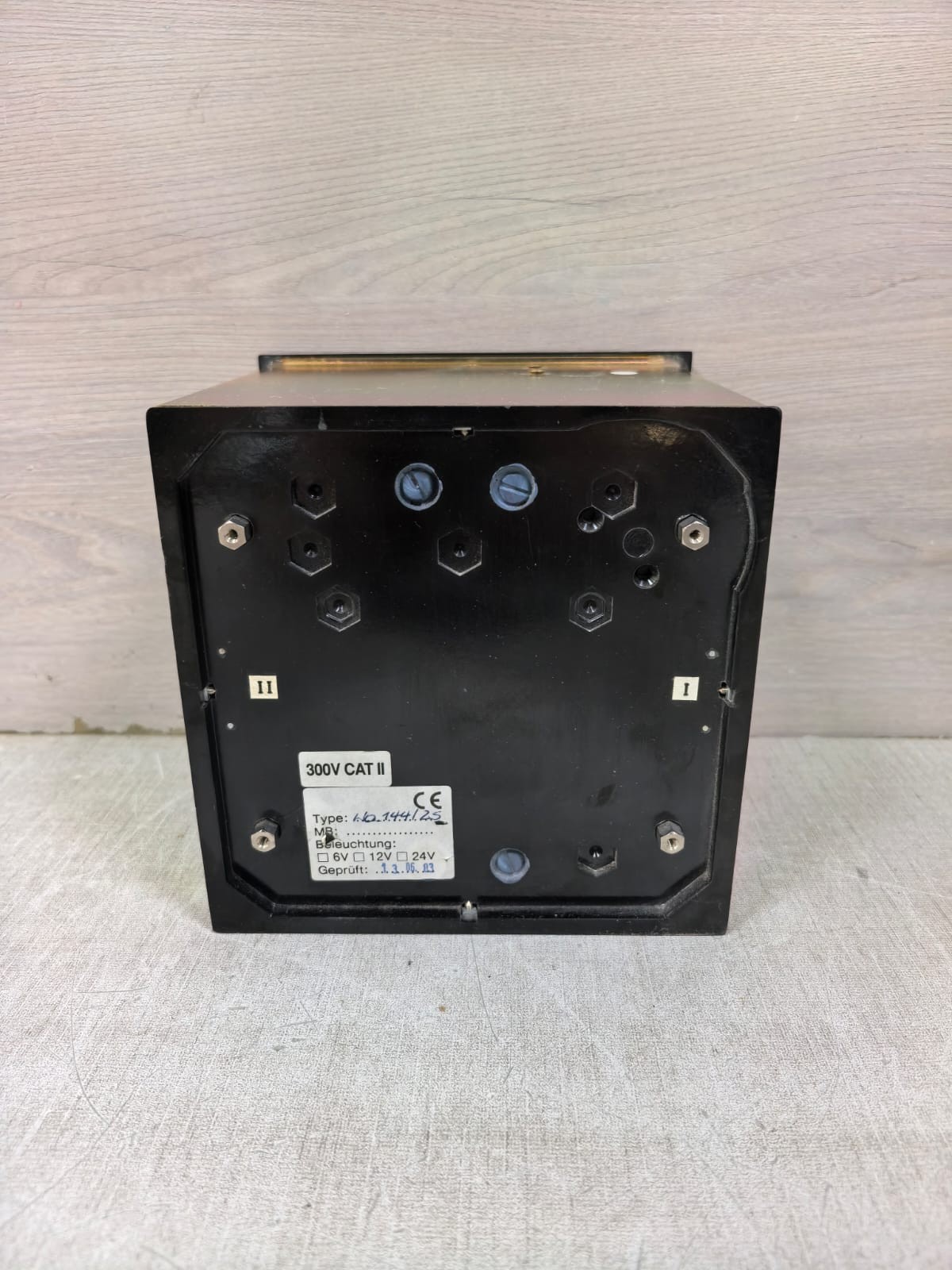 CEWE WO-144/2S CEWE INSTRUMENT WO-144/2S DOUBLE ANALOG VOLMETER 300V CATII 10
