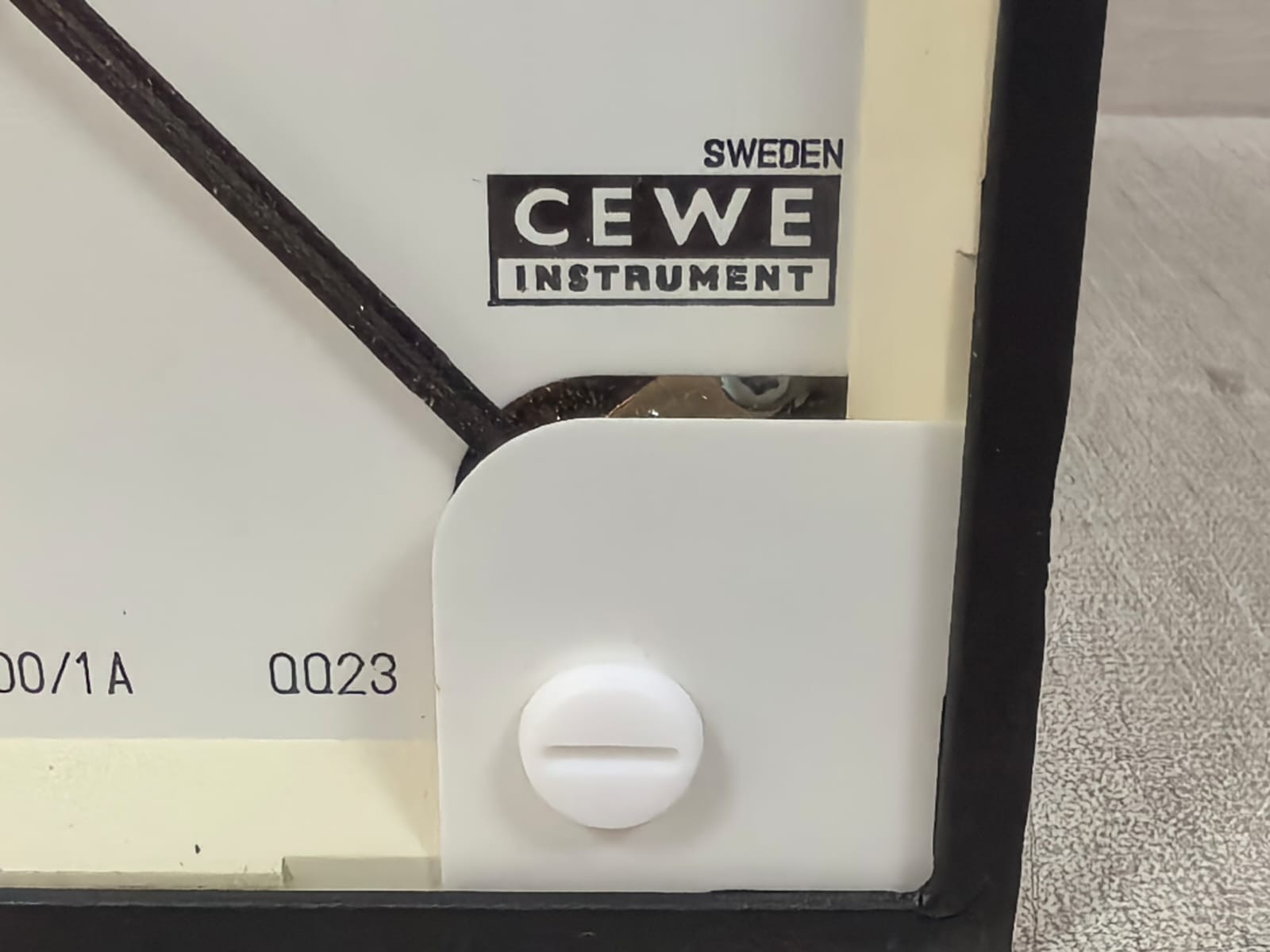 CEWE INSTRUMENT QQ23 4157304 CEWE INSTRUMENT QQ23 4157304 110/0.1KV 600/1A MVAR 5
