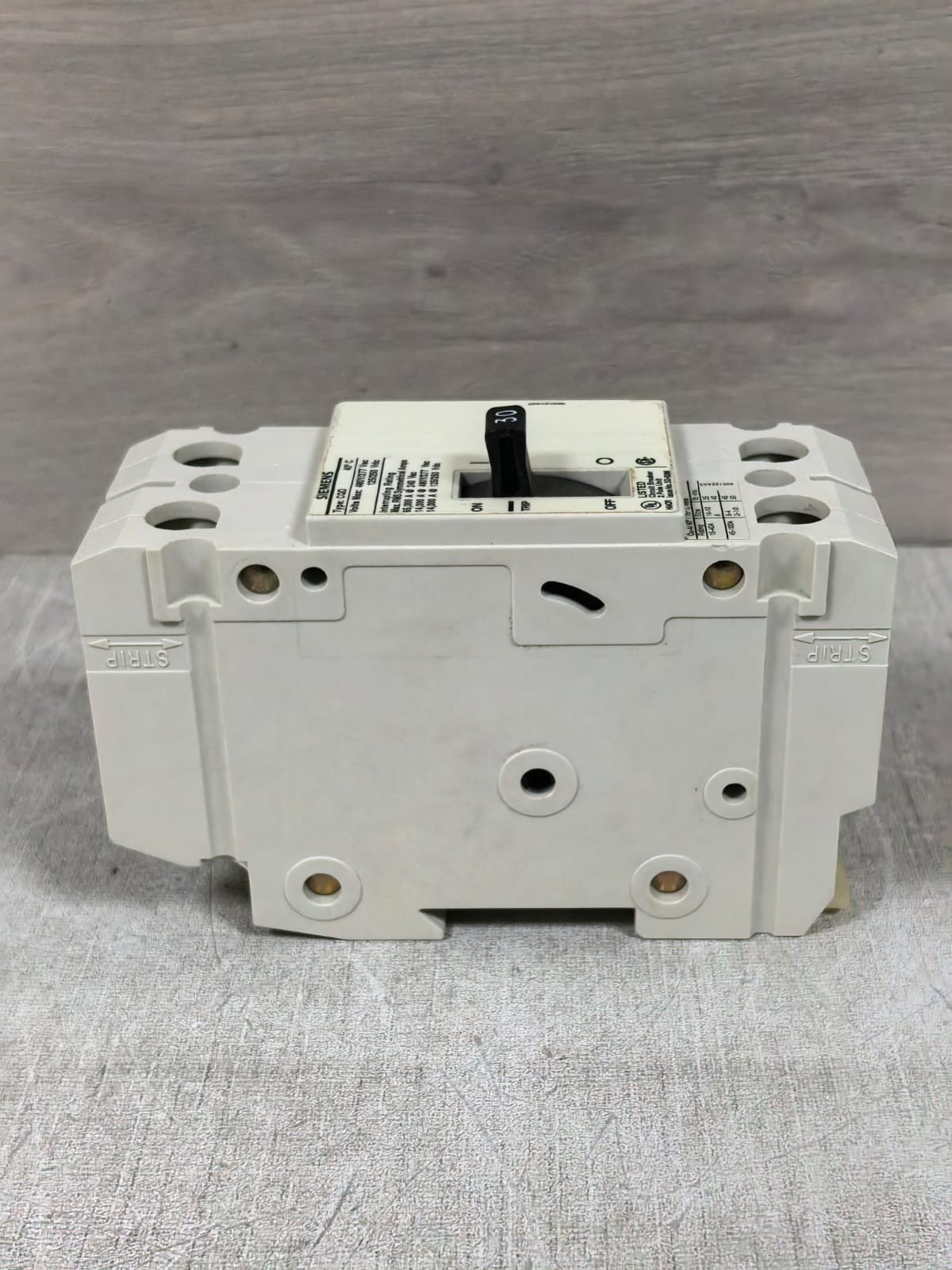 Siemens CQD CQD230 SIEMENS CQD CQD230 MOLDED CASE CIRCUIT BREAKER 480Y/277VAC 30A 9
