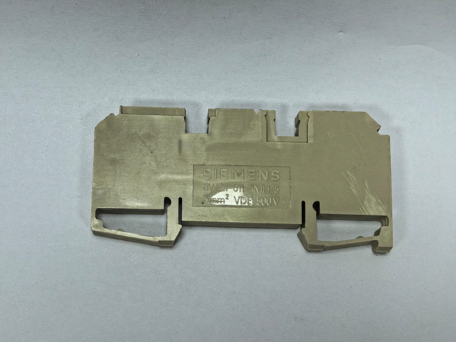 Siemens 8WA1 011-1MH15 SIEMENS 8WA1 011-1MH15 TERMINAL BLOCK 6MM VDE 500V 2