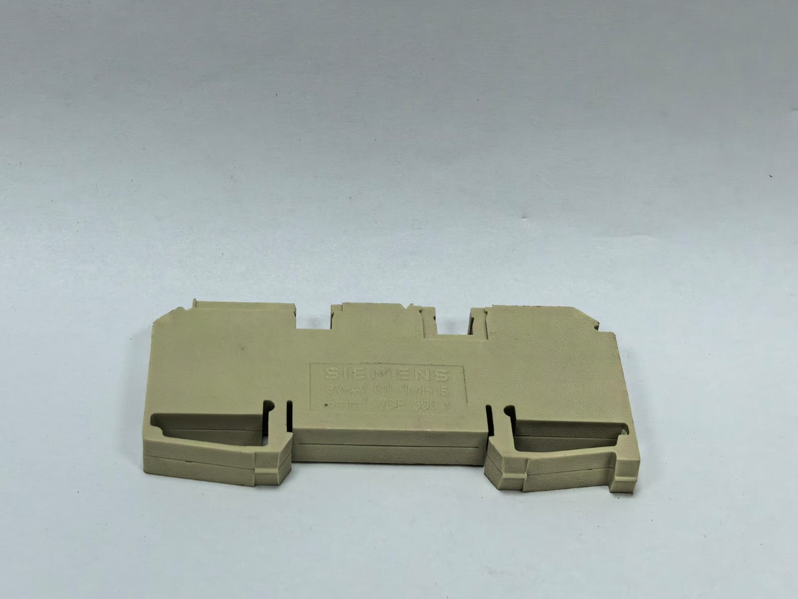 Siemens 8WA1 011-1MH15 SIEMENS 8WA1 011-1MH15 TERMINAL BLOCK 6MM VDE 500V 8